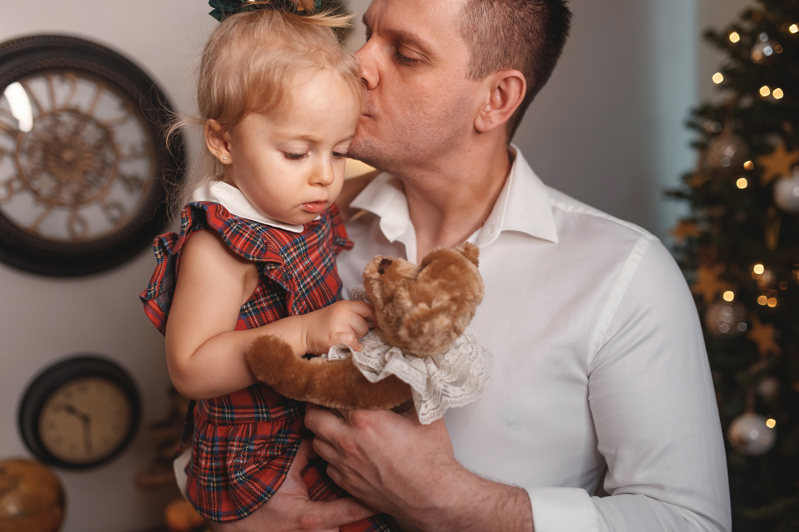 12132020 Christmas Family Photoshoot 20. Wedding family event photographer in Chicago Nick Yushevich