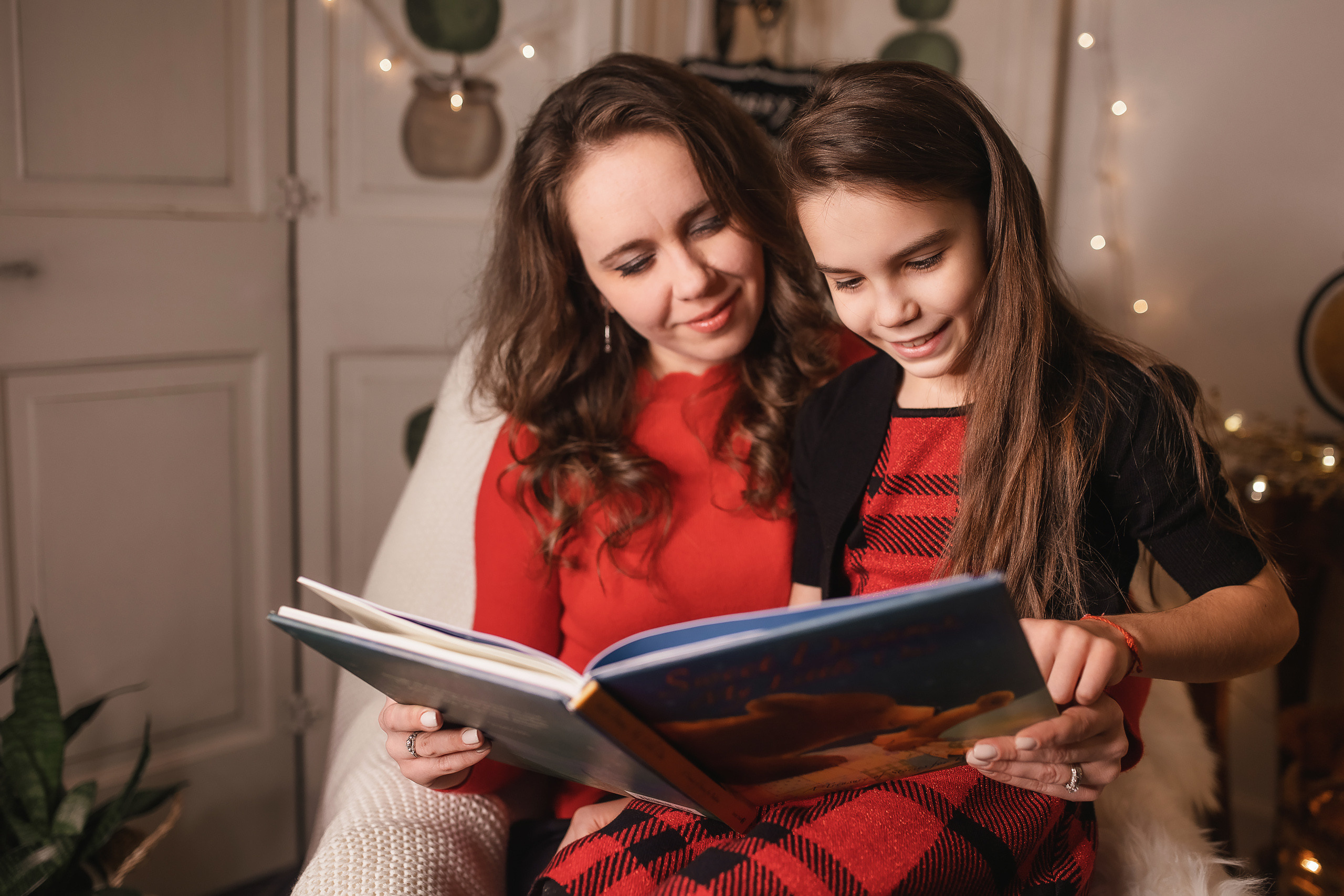 11.28.2020 Christmas Family Photoshoot 5. Wedding family event photographer in Chicago Nick Yushevich