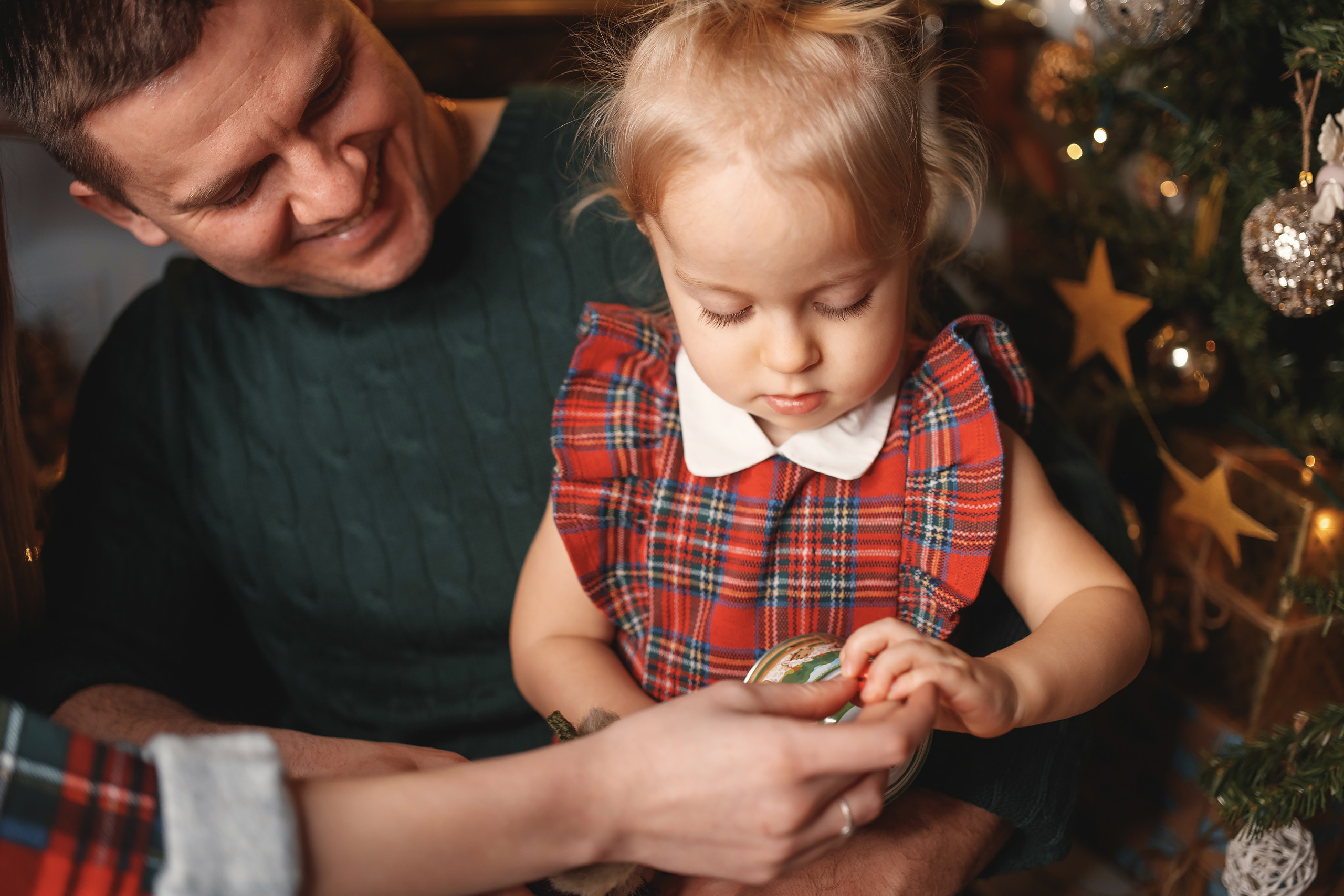 12132020 Christmas Family Photoshoot 20. Wedding family event photographer in Chicago Nick Yushevich