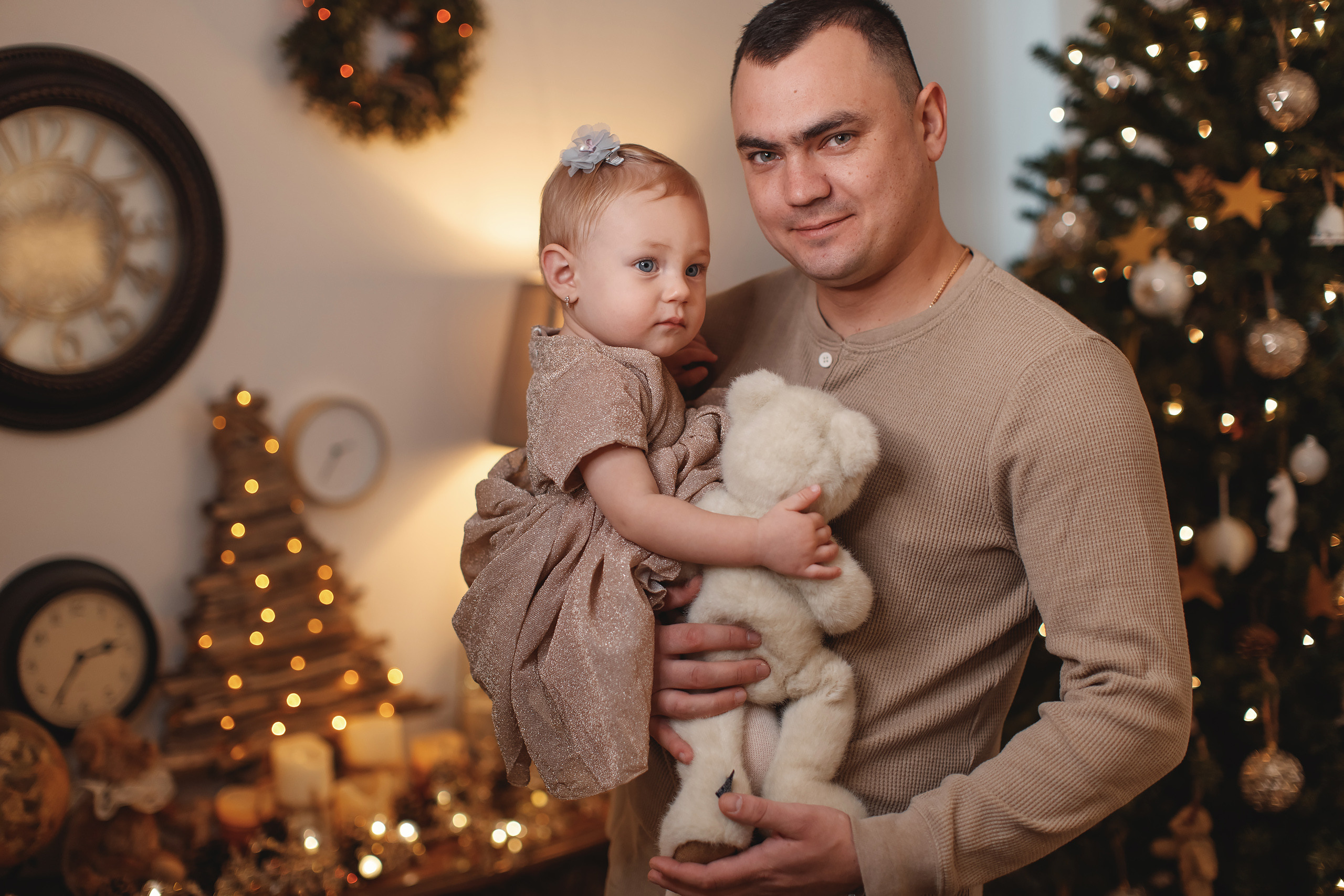 12.13.2020 Christmas Family Photoshoot 23. Wedding family event photographer in Chicago Nick Yushevich