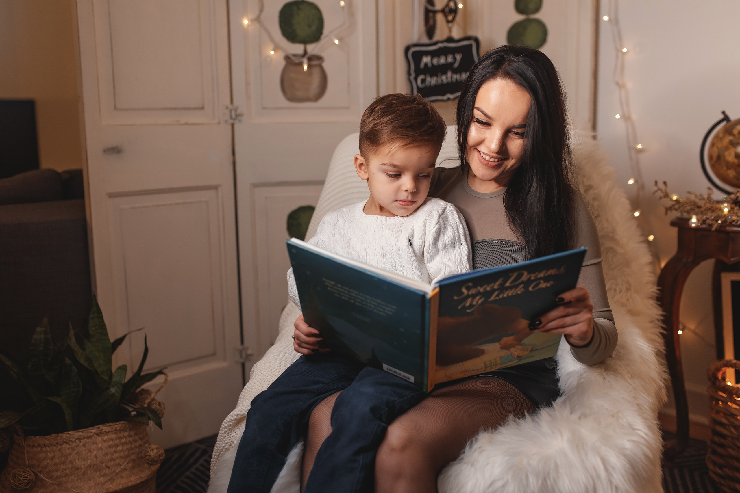 12.13.2020 Christmas Family Photoshoot 21. Wedding family event photographer in Chicago Nick Yushevich