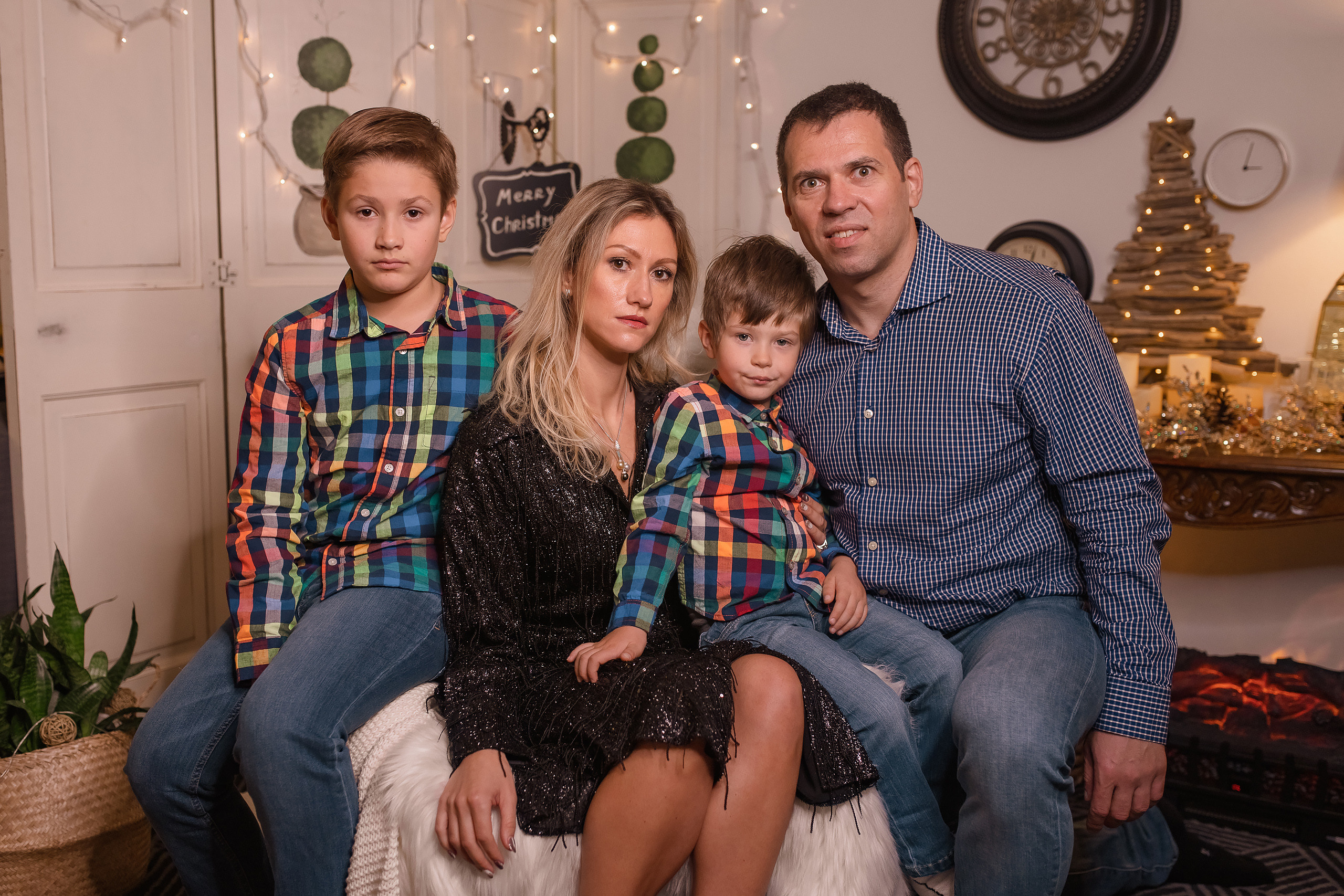 12.05.2020 Christmas Family Photoshoot 13. Wedding family event photographer in Chicago Nick Yushevich