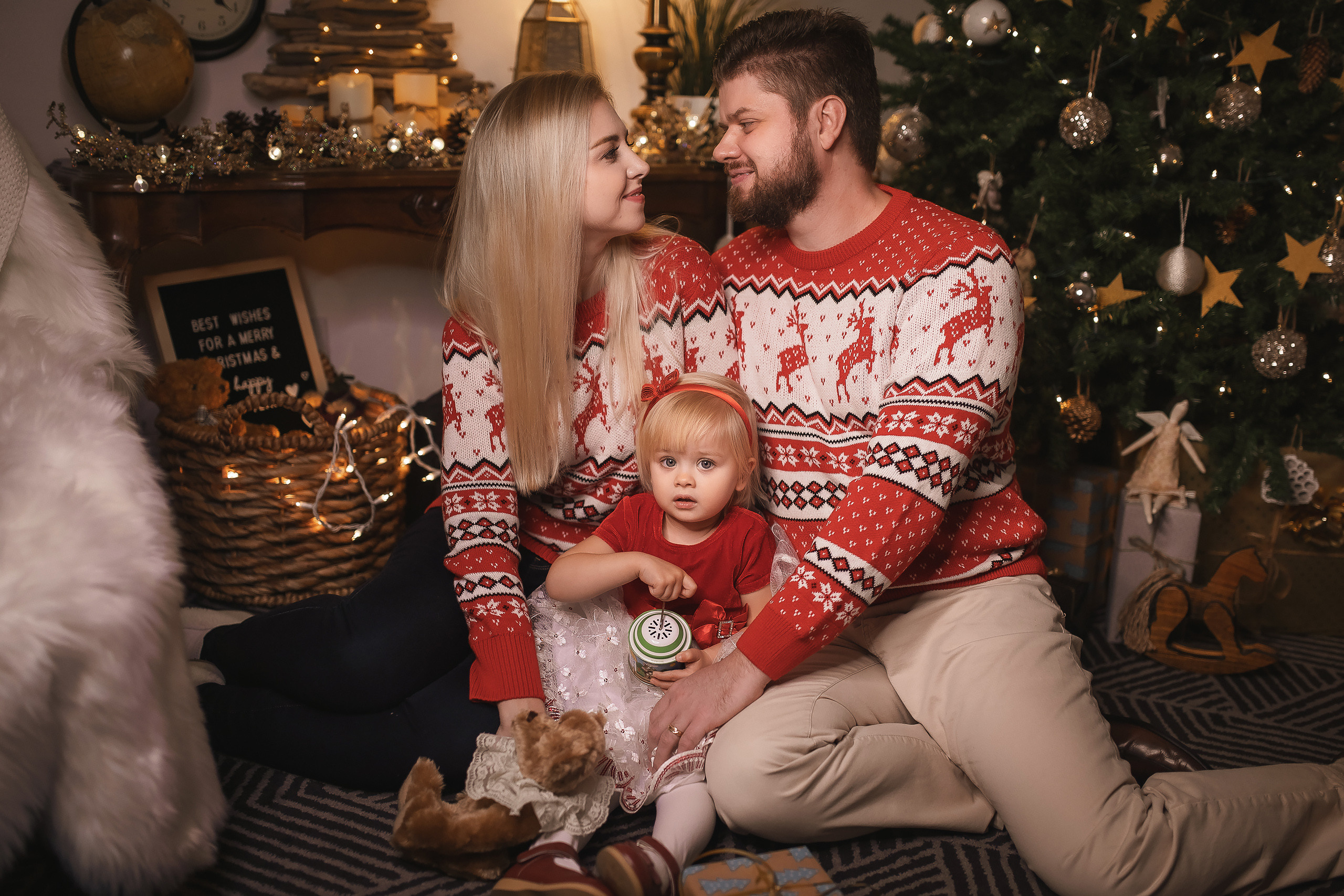 11.28.2020 Christmas Family Photoshoot 6. Wedding family event photographer in Chicago Nick Yushevich