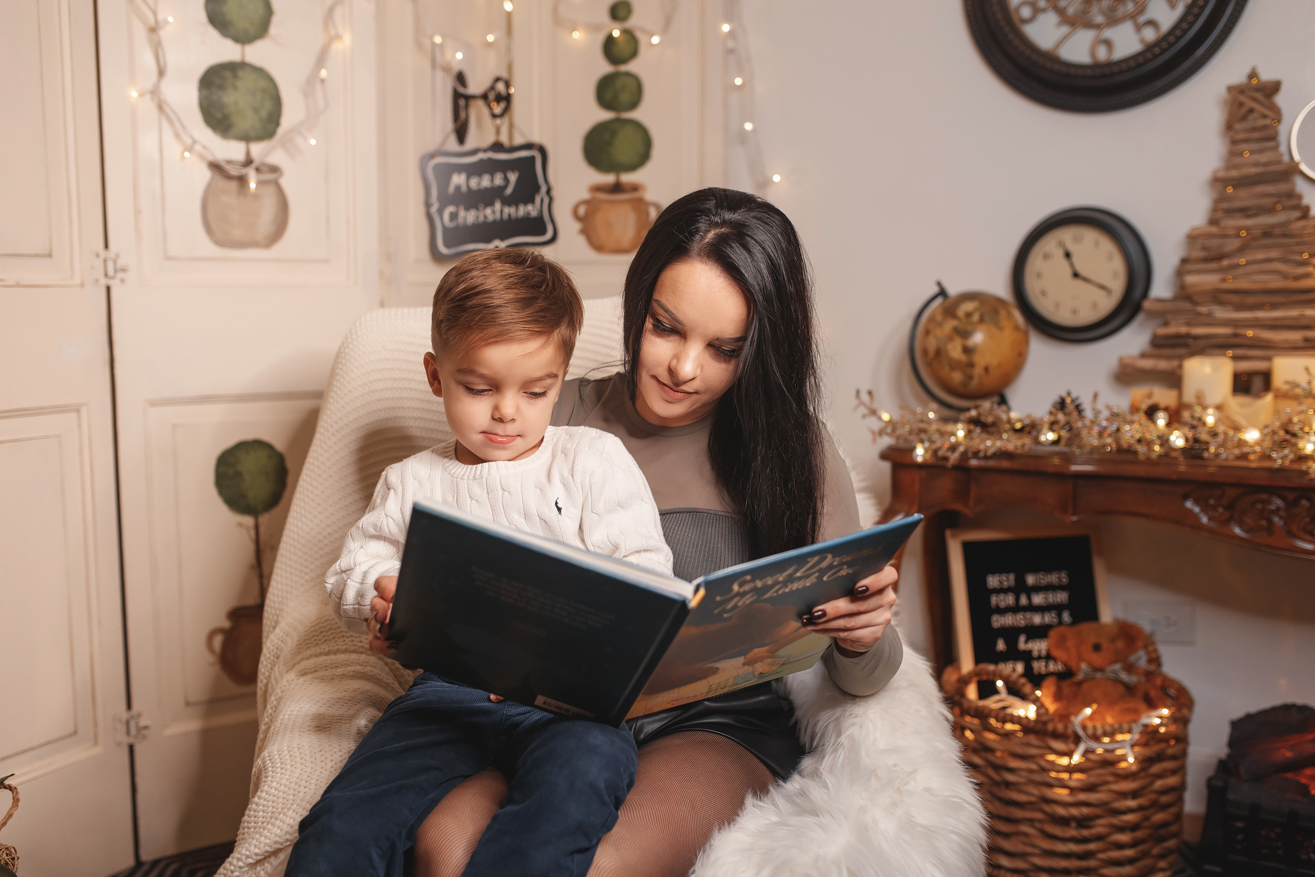 12.13.2020 Christmas Family Photoshoot 21. Wedding family event photographer in Chicago Nick Yushevich