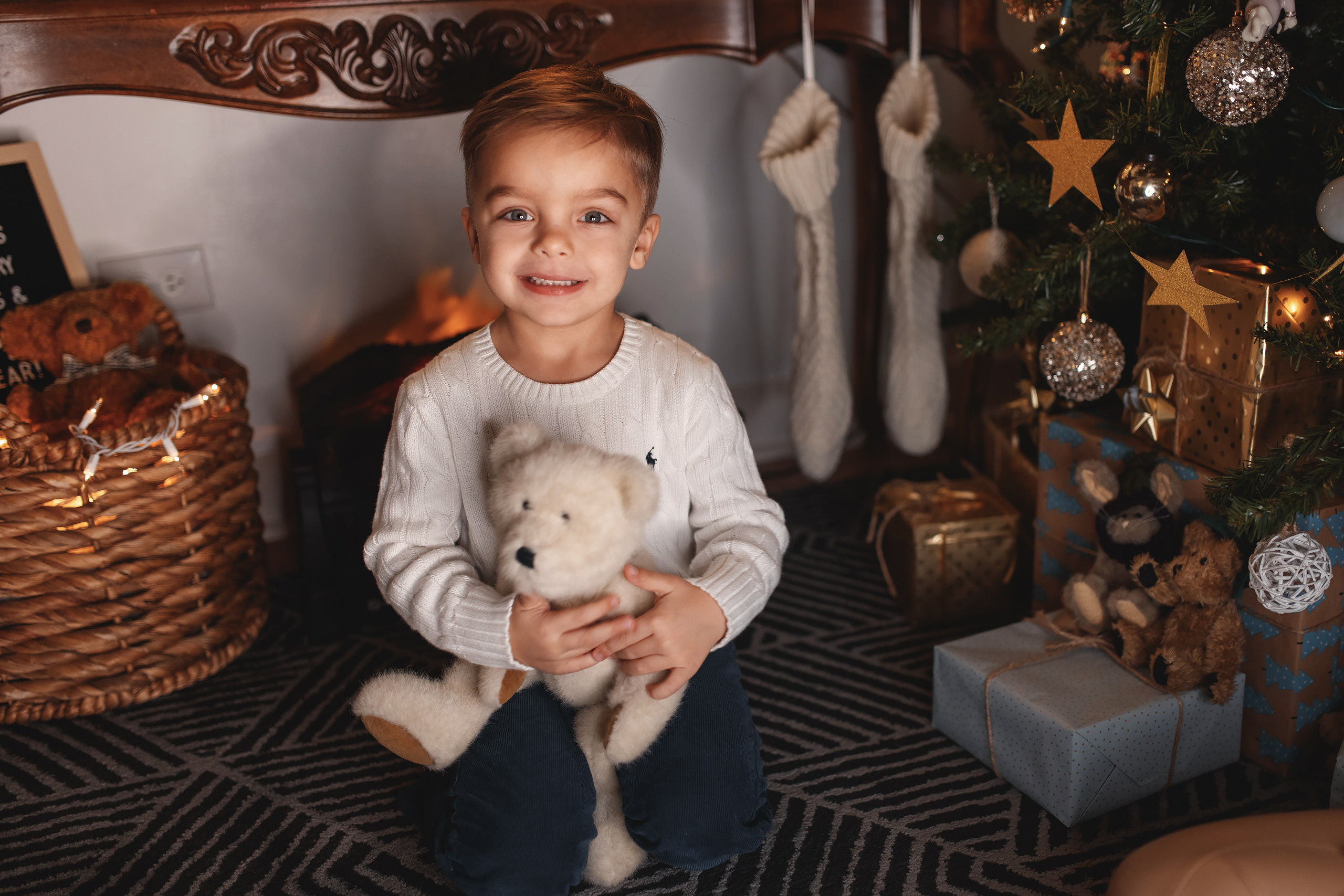 12.13.2020 Christmas Family Photoshoot 21. Wedding family event photographer in Chicago Nick Yushevich