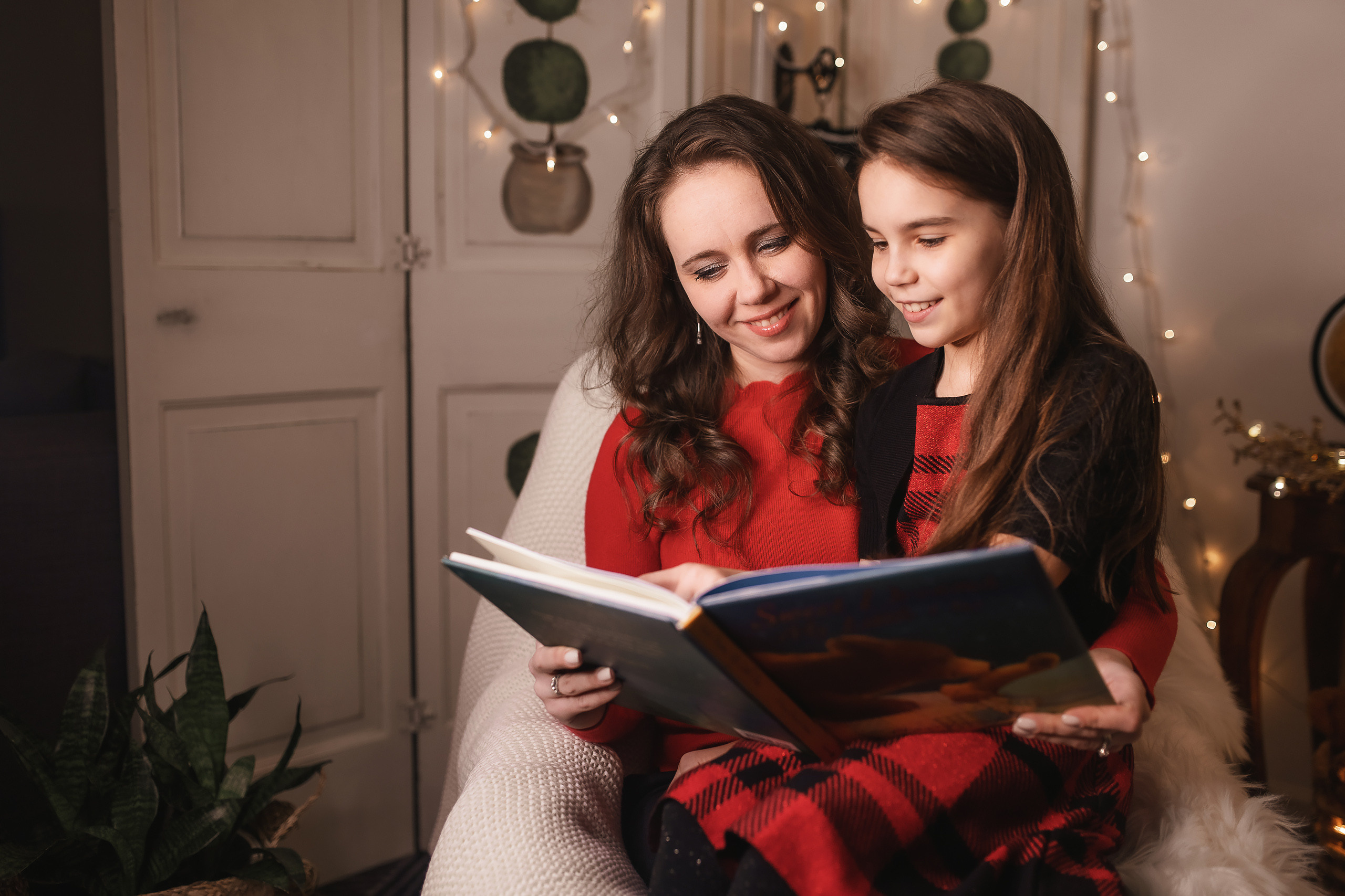 11.28.2020 Christmas Family Photoshoot 5. Wedding family event photographer in Chicago Nick Yushevich