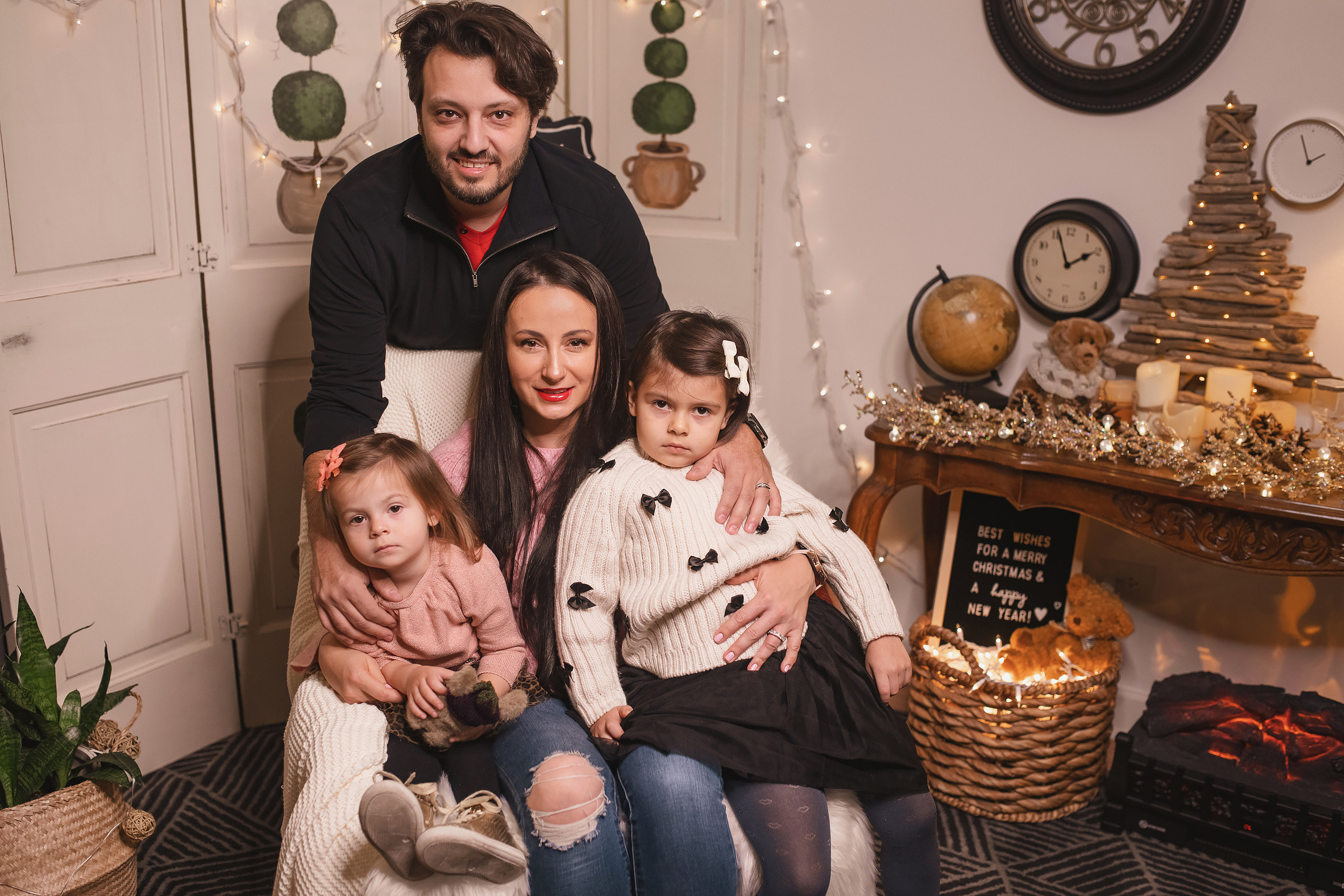 12.06.2020 Christmas Family Photoshoot 18. Wedding family event photographer in Chicago Nick Yushevich