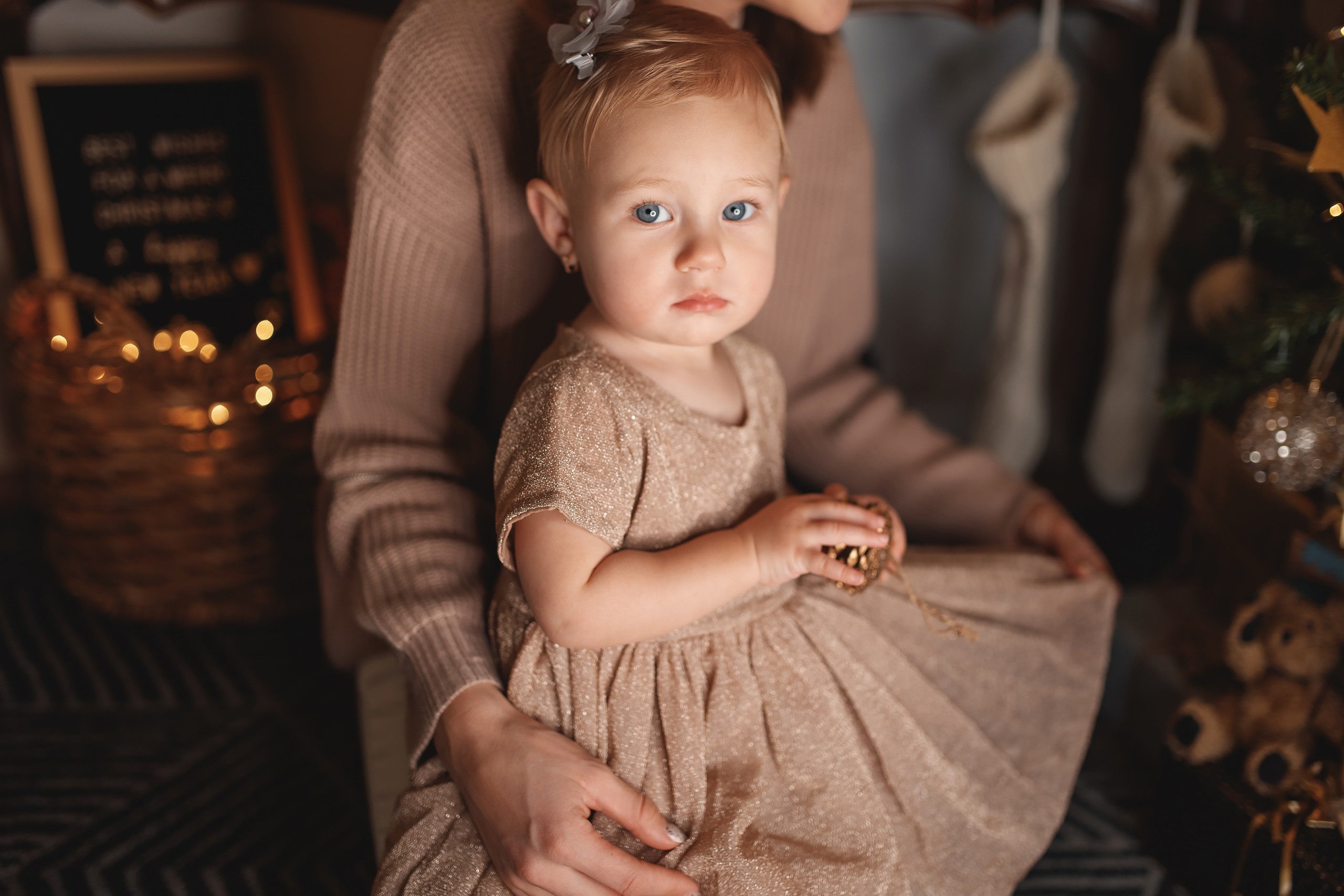 12.13.2020 Christmas Family Photoshoot 23. Wedding family event photographer in Chicago Nick Yushevich