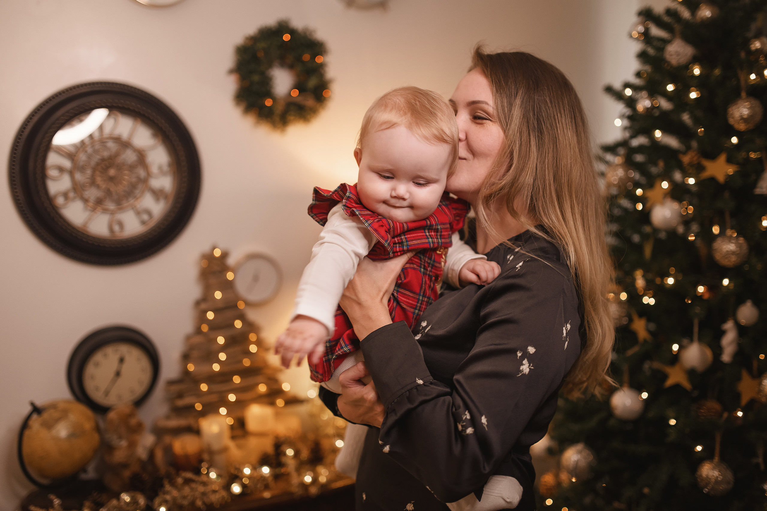 12.05.2020 Christmas Family Photoshoot 11. Wedding family event photographer in Chicago Nick Yushevich