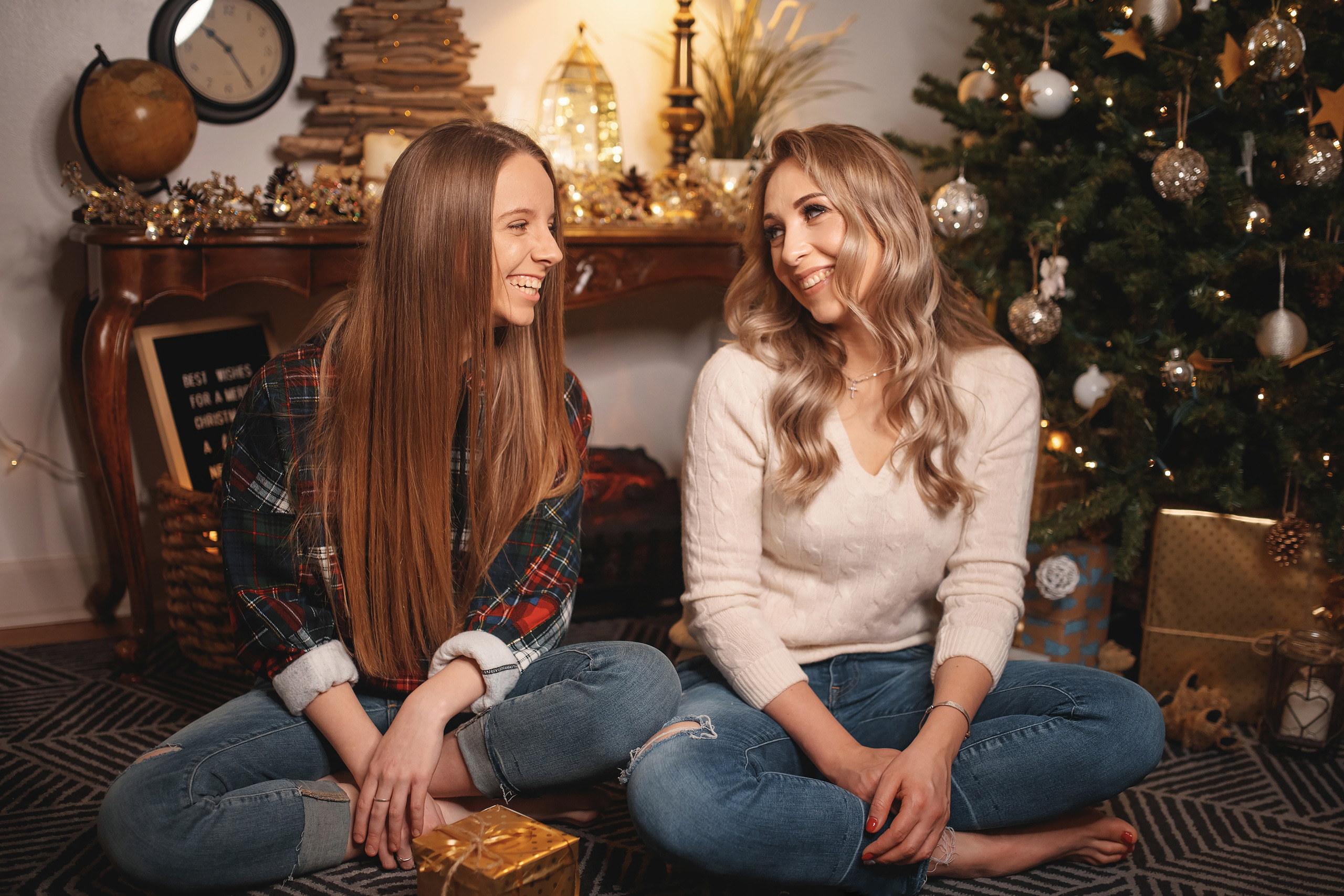 12132020 Christmas Family Photoshoot 20. Wedding family event photographer in Chicago Nick Yushevich