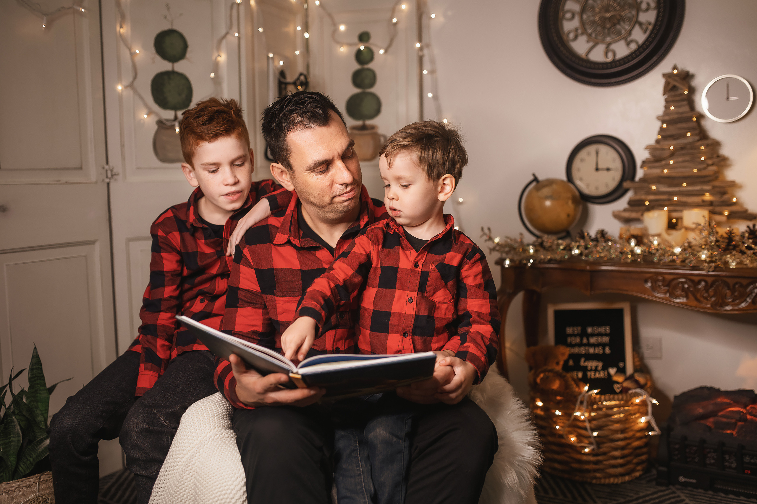 11.28.2020 Christmas Family Photoshoot 5. Wedding family event photographer in Chicago Nick Yushevich