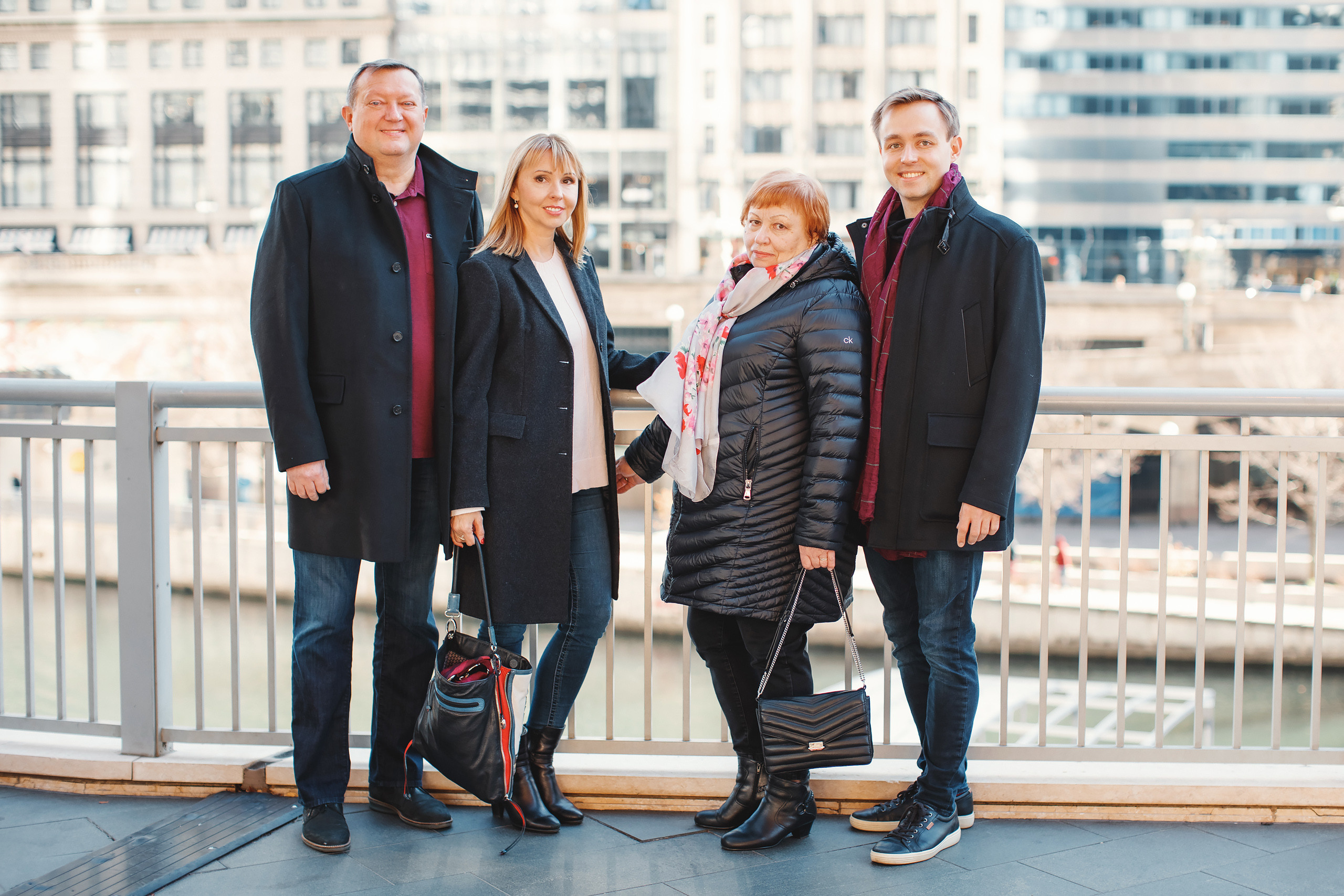 11.28.2020 Family Photoshoot. Wedding family event photographer in Chicago Nick Yushevich