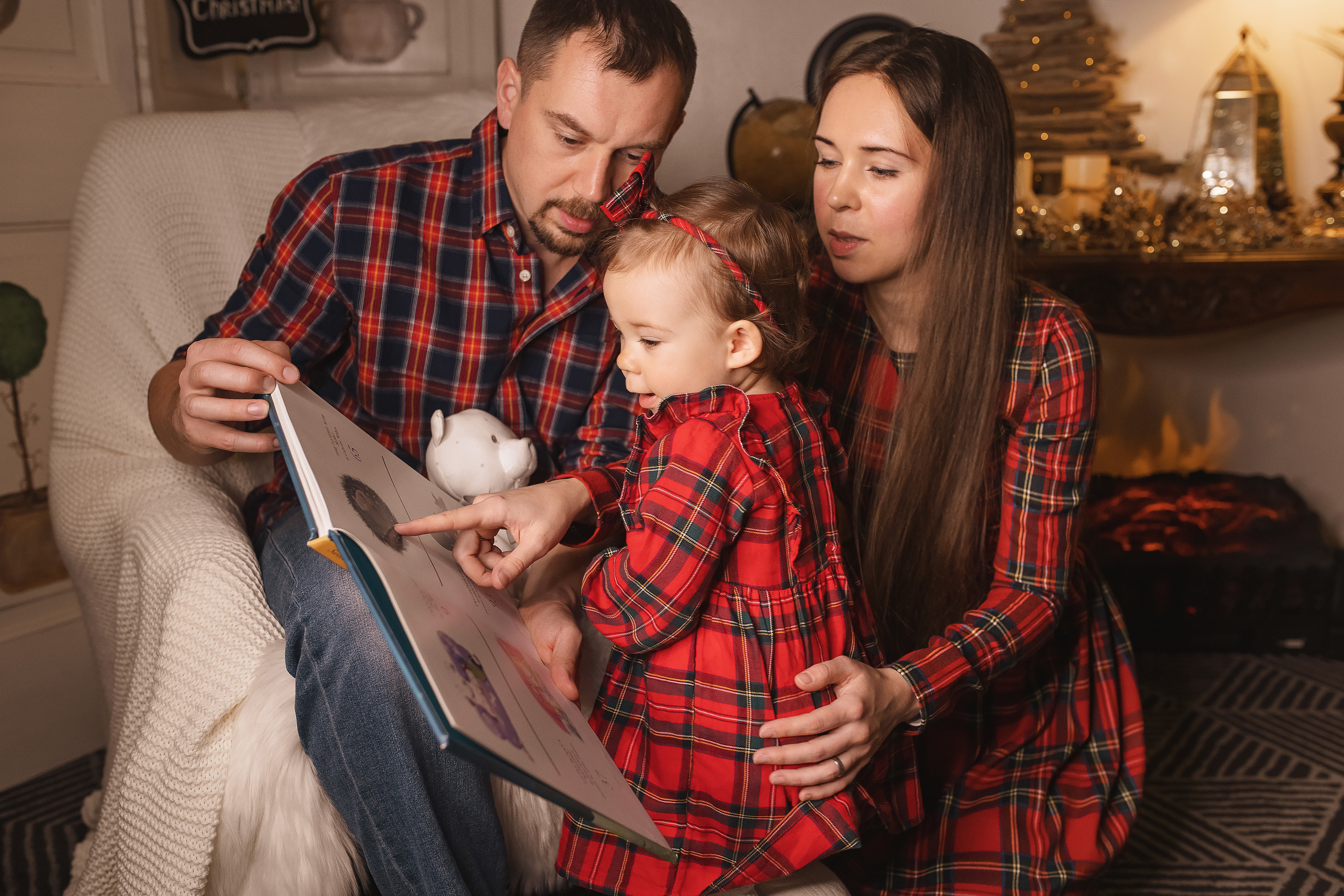 12.05.2020 Christmas Family Photoshoot 14. Wedding family event photographer in Chicago Nick Yushevich