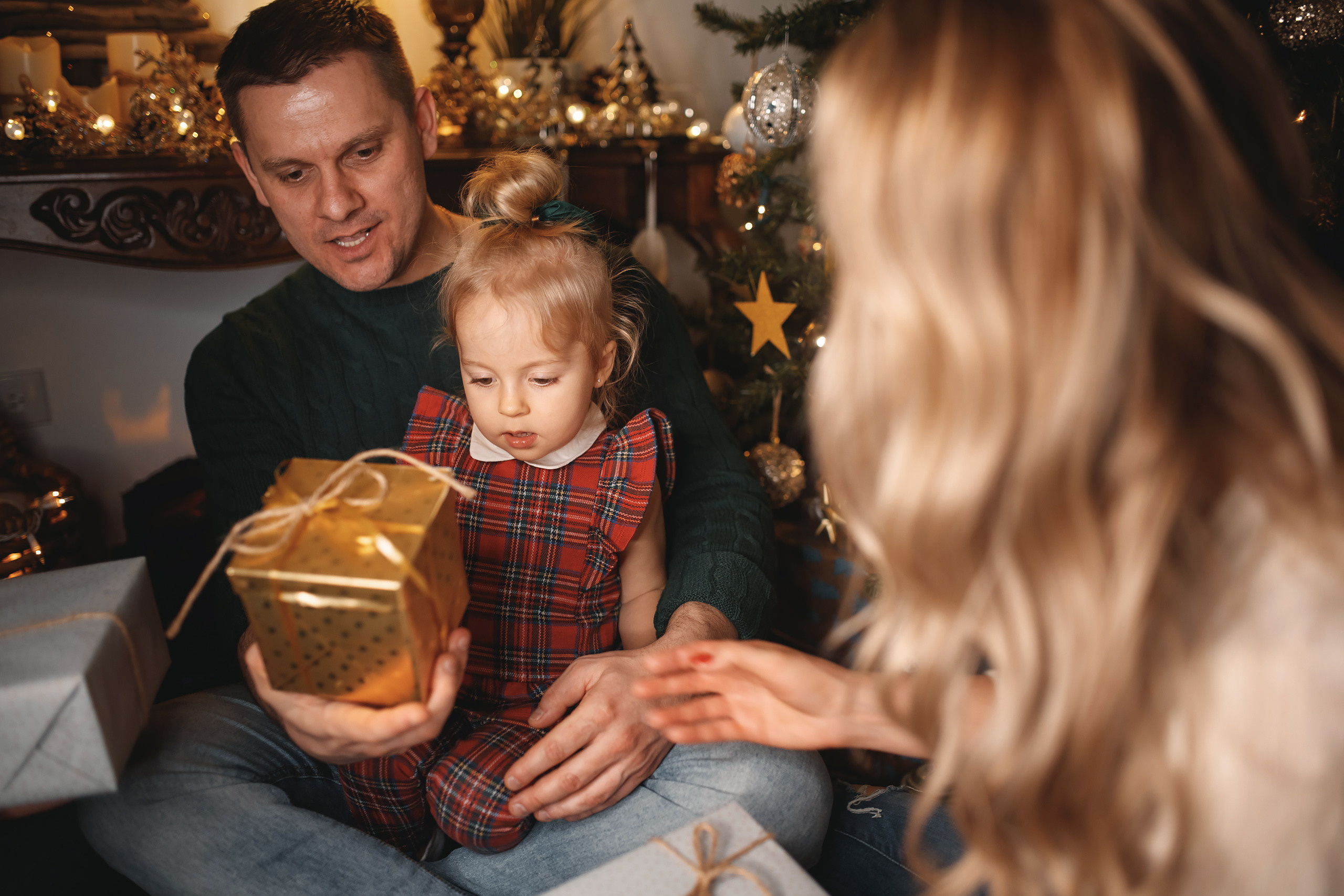 12132020 Christmas Family Photoshoot 20. Wedding family event photographer in Chicago Nick Yushevich