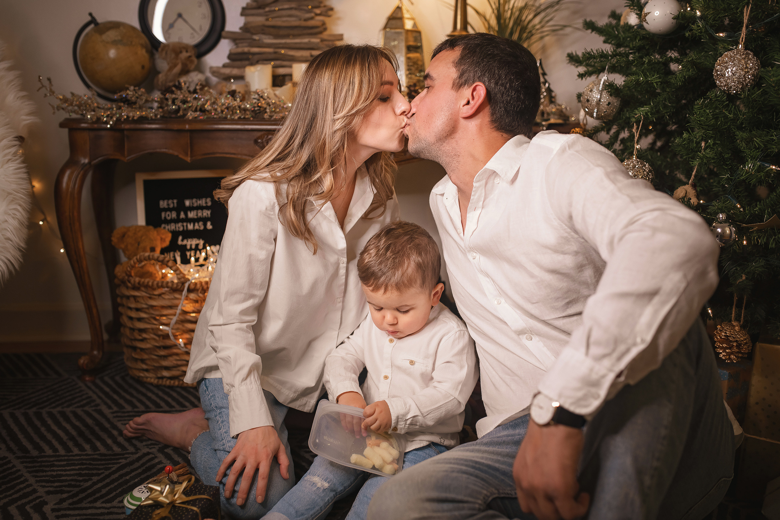 12.05.2020 Christmas Family Photoshoot 15. Wedding family event photographer in Chicago Nick Yushevich