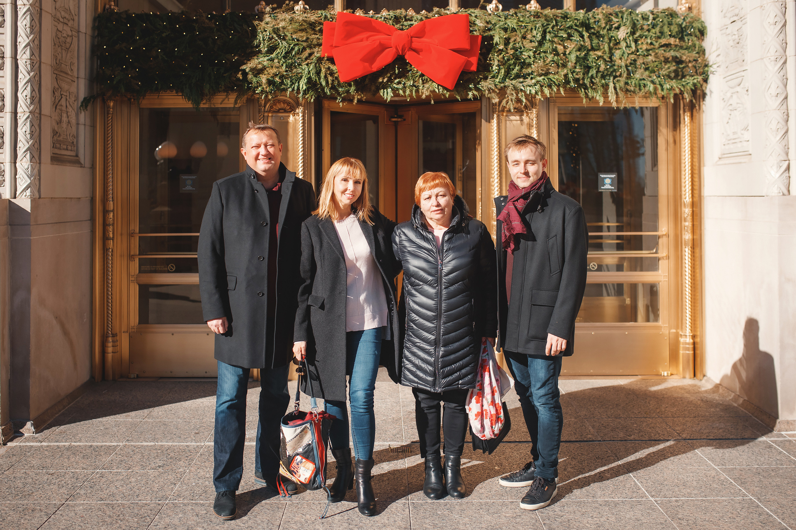 11.28.2020 Family Photoshoot. Wedding family event photographer in Chicago Nick Yushevich