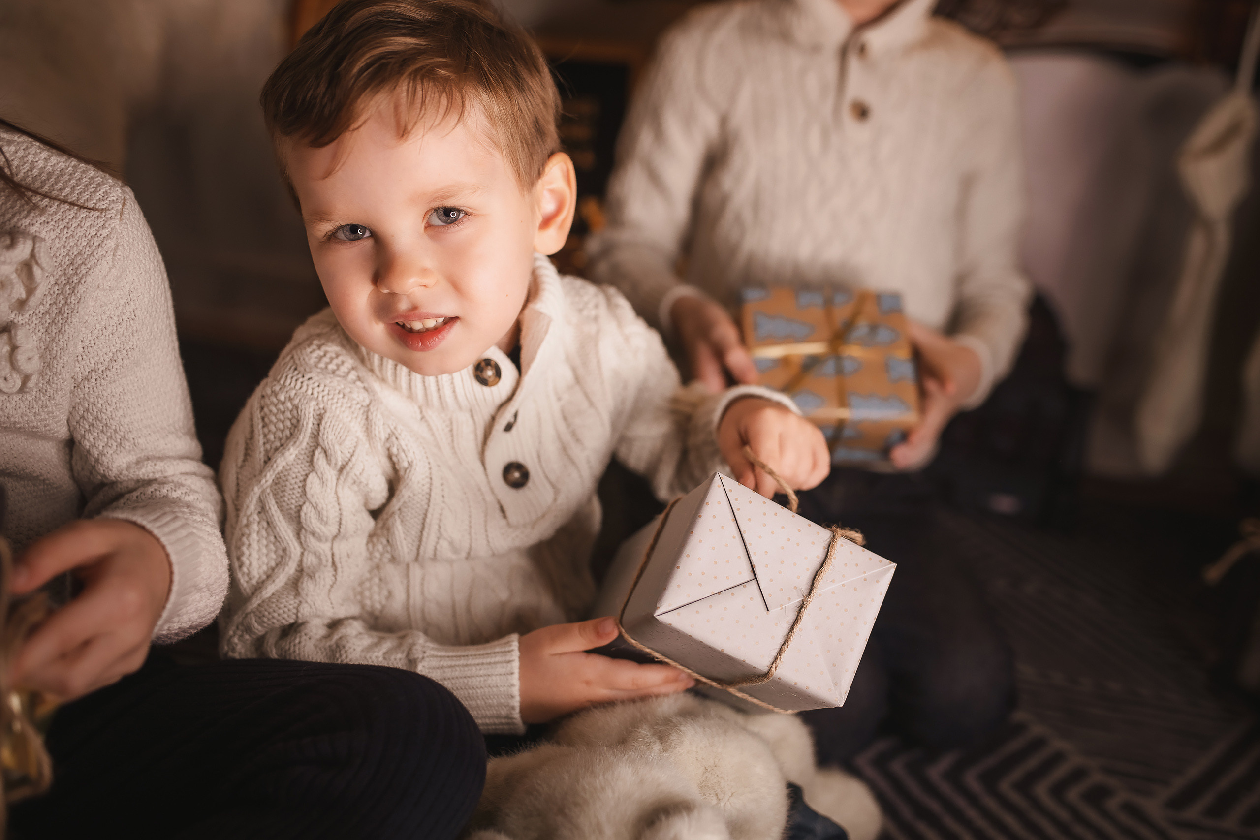 11.28.2020 Christmas Family Photoshoot 5. Wedding family event photographer in Chicago Nick Yushevich