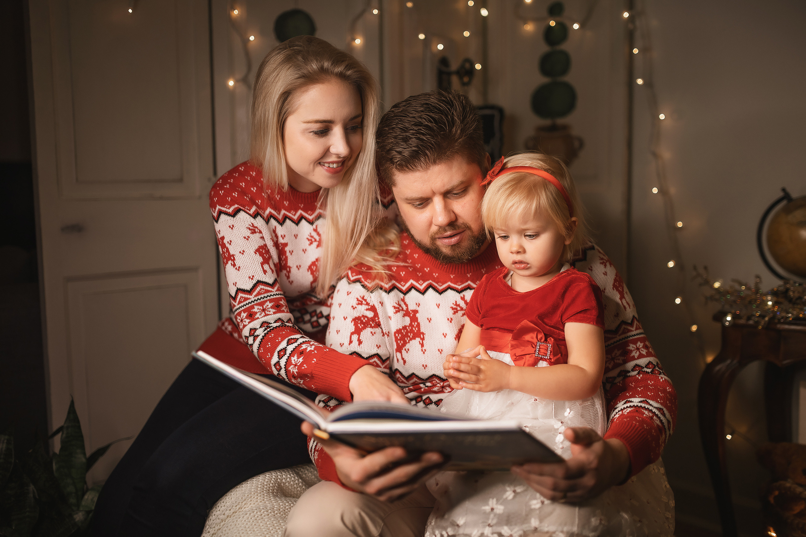 11.28.2020 Christmas Family Photoshoot 6. Wedding family event photographer in Chicago Nick Yushevich