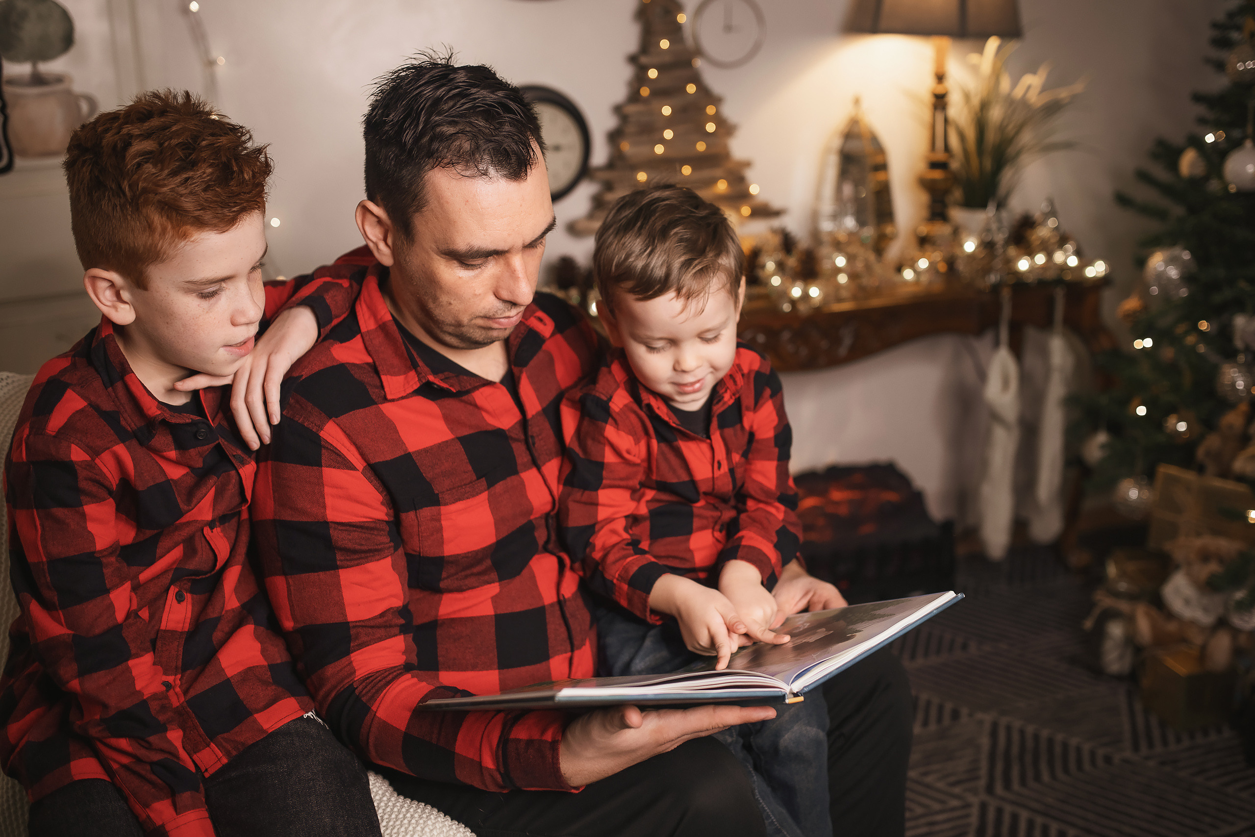 11.28.2020 Christmas Family Photoshoot 5. Wedding family event photographer in Chicago Nick Yushevich