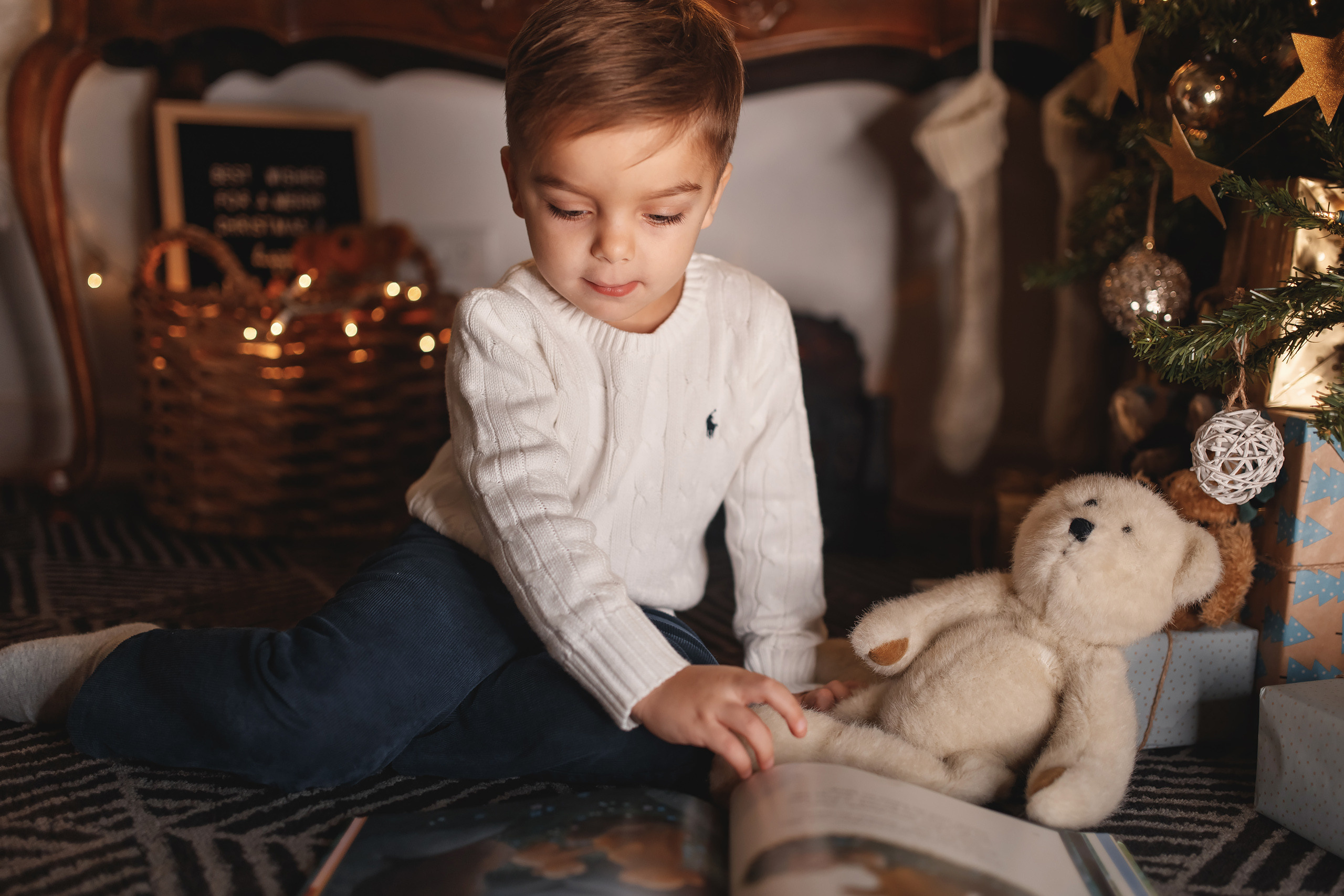 12.13.2020 Christmas Family Photoshoot 21. Wedding family event photographer in Chicago Nick Yushevich