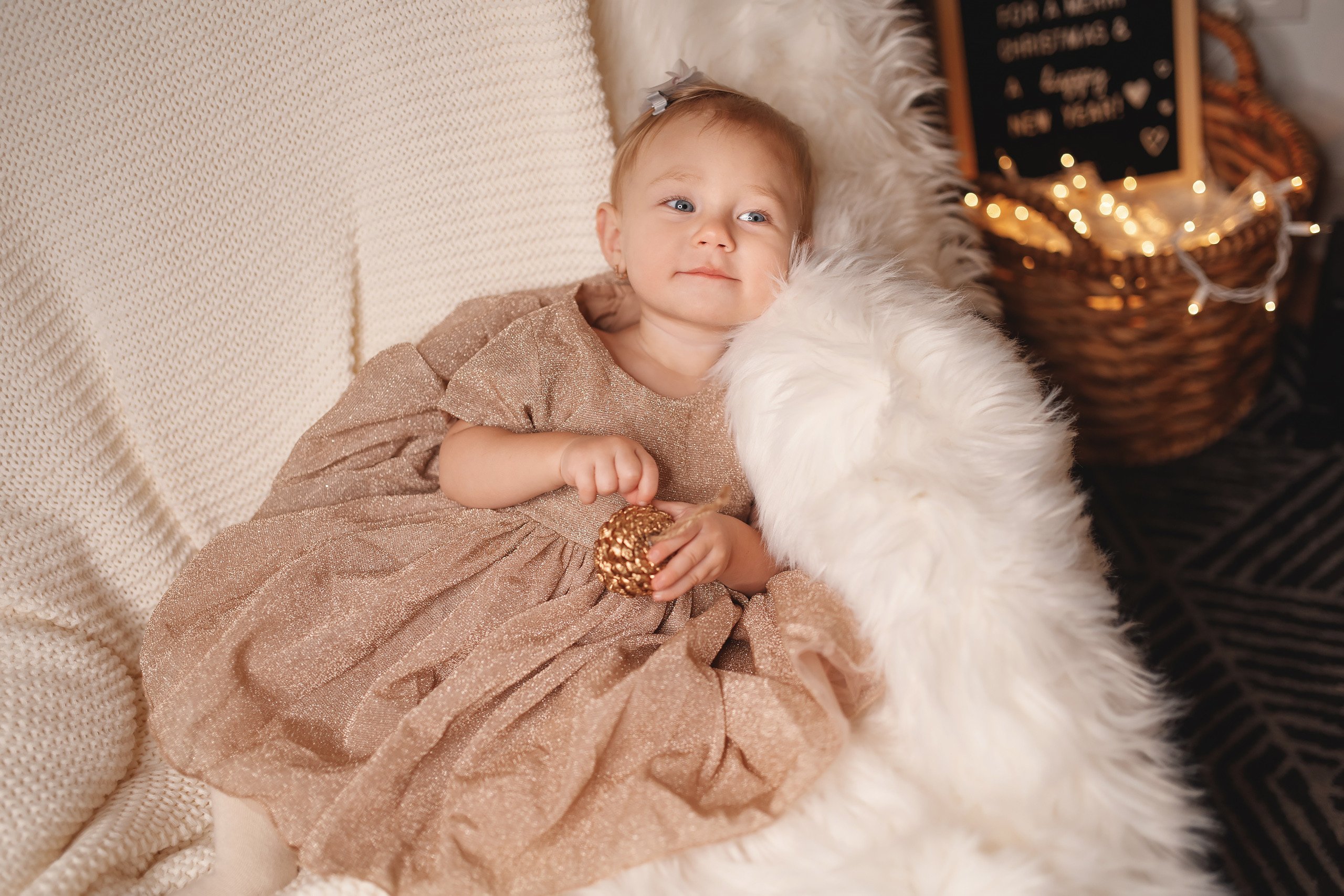 12.13.2020 Christmas Family Photoshoot 23. Wedding family event photographer in Chicago Nick Yushevich