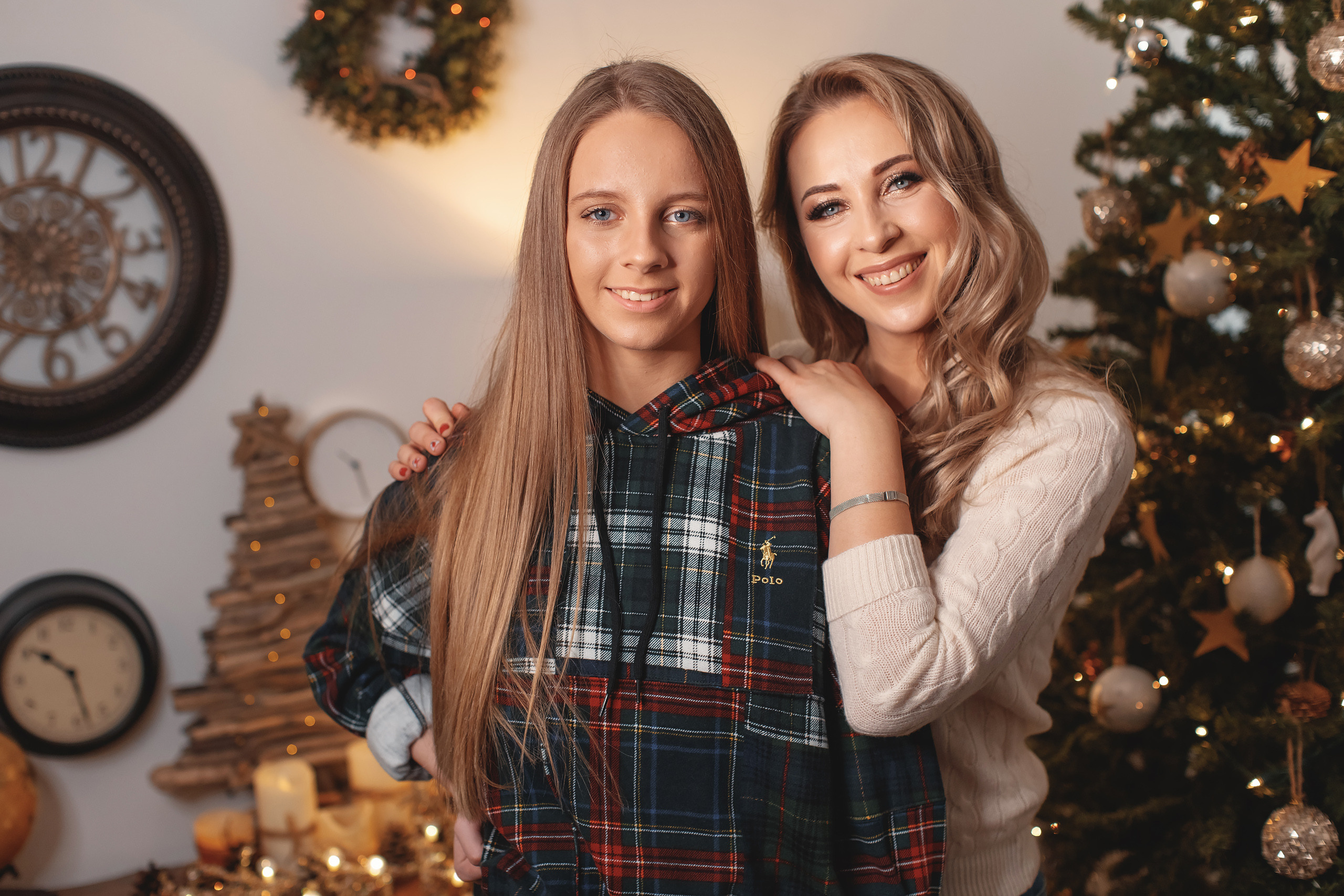 12132020 Christmas Family Photoshoot 20. Wedding family event photographer in Chicago Nick Yushevich