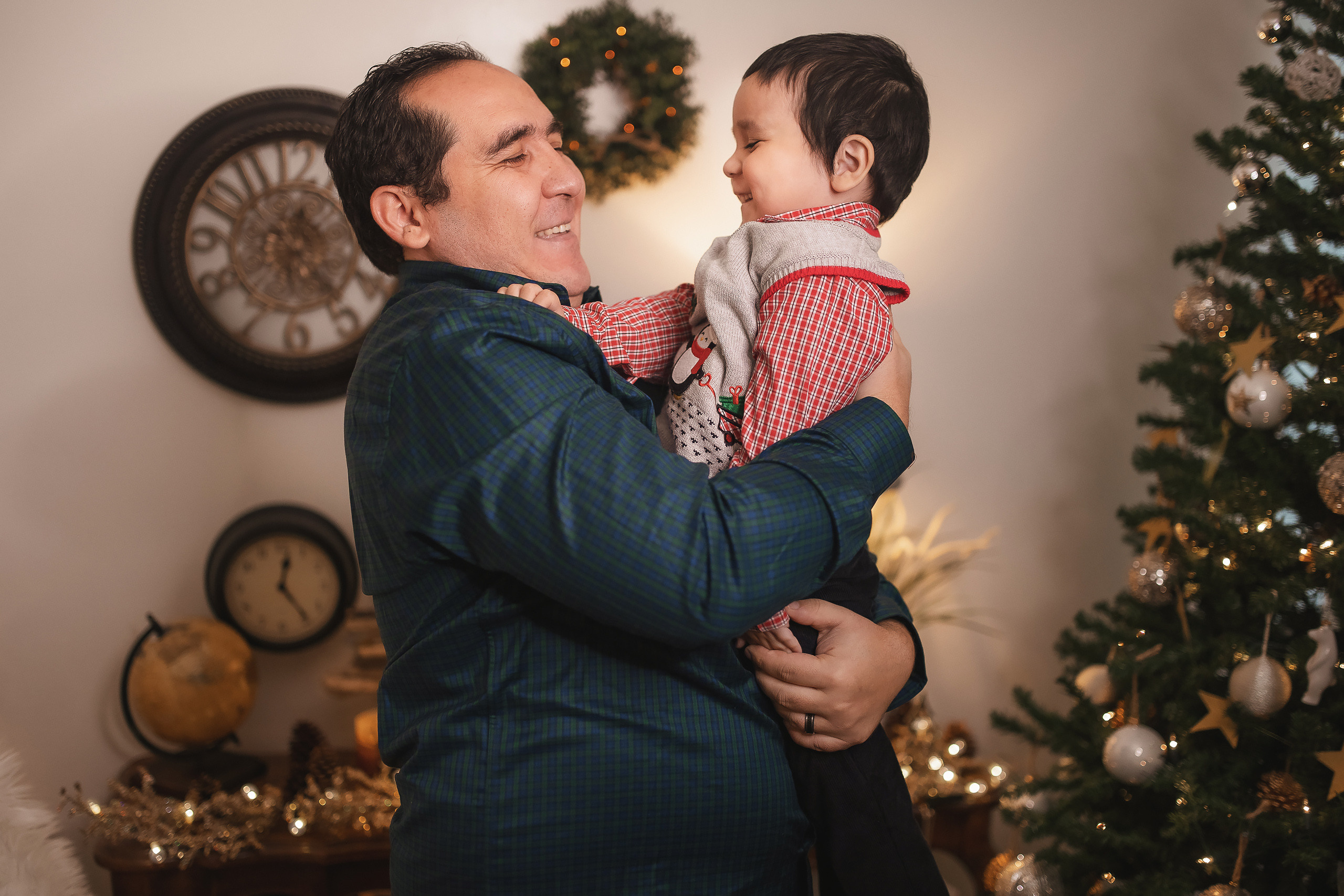 11.29.2020 Christmas Family Photoshoot 8. Wedding family event photographer in Chicago Nick Yushevich