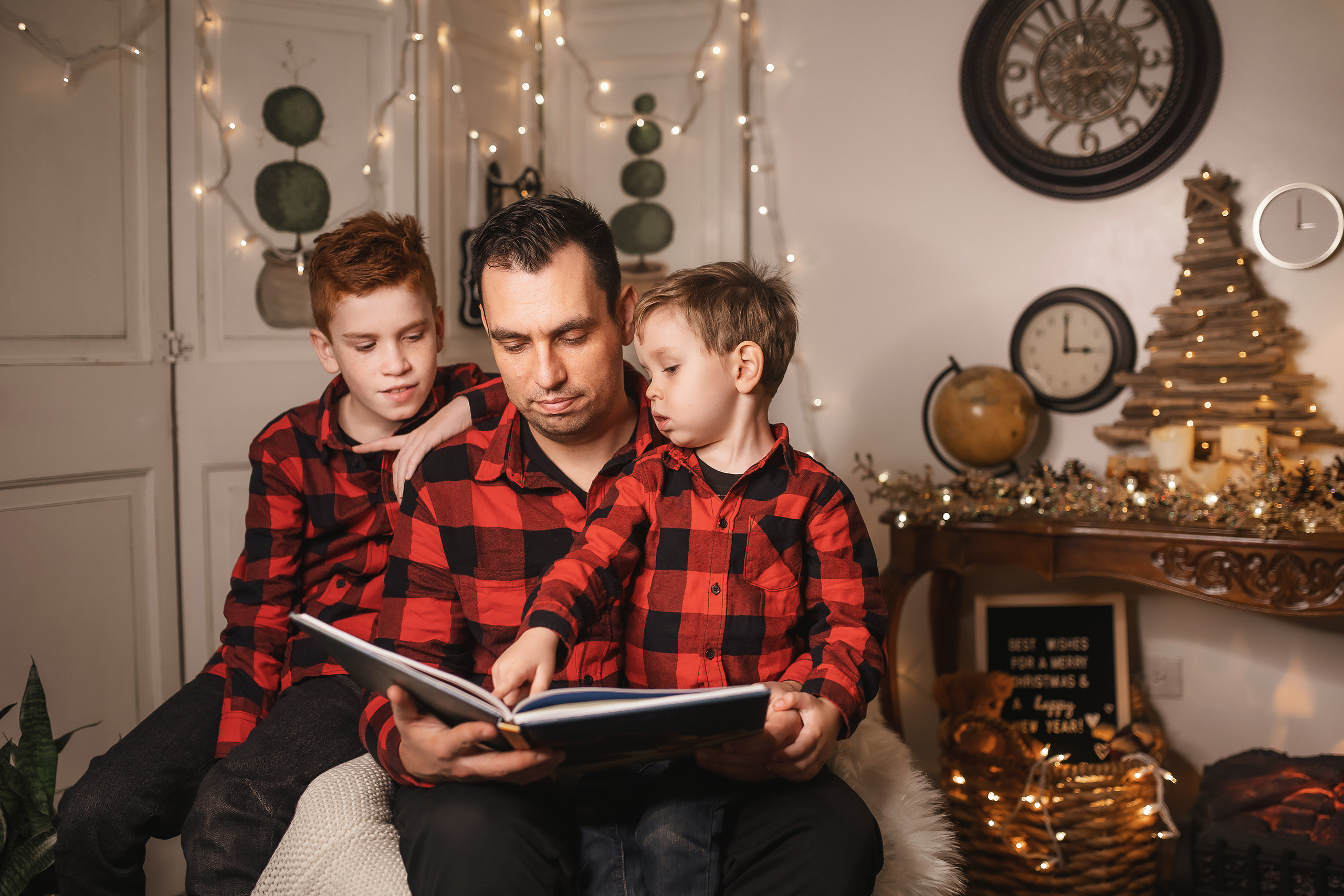 11.28.2020 Christmas Family Photoshoot 5. Wedding family event photographer in Chicago Nick Yushevich