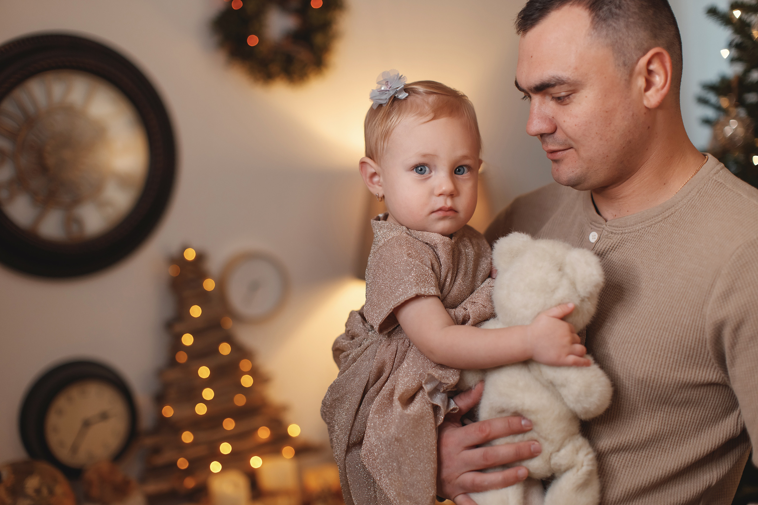 12.13.2020 Christmas Family Photoshoot 23. Wedding family event photographer in Chicago Nick Yushevich