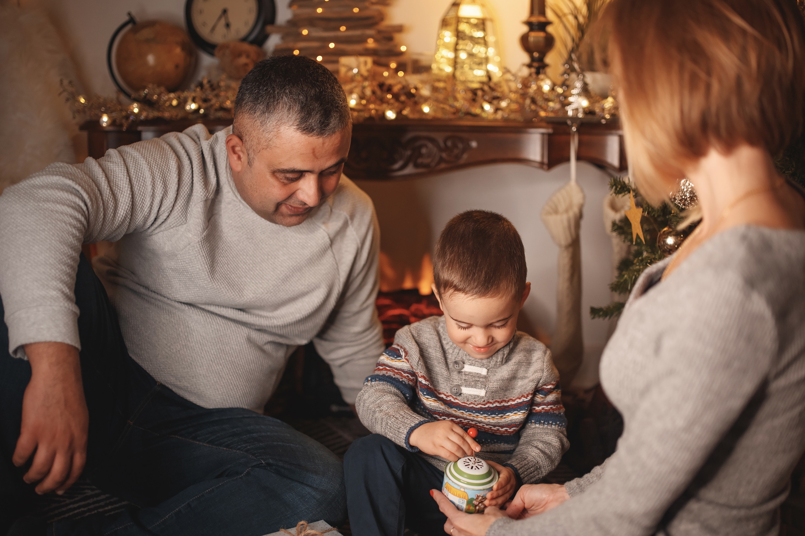 12.11.2020 Christmas Family Photoshoot 19. Wedding family event photographer in Chicago Nick Yushevich