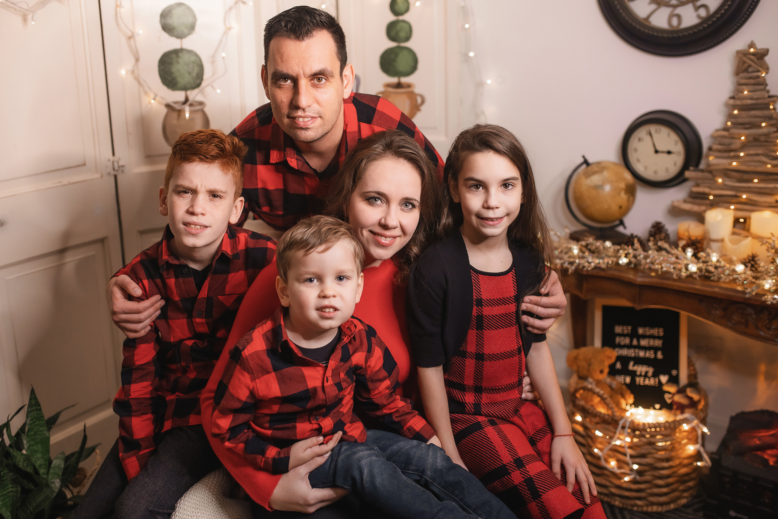 11.28.2020 Christmas Family Photoshoot 5. Wedding family event photographer in Chicago Nick Yushevich