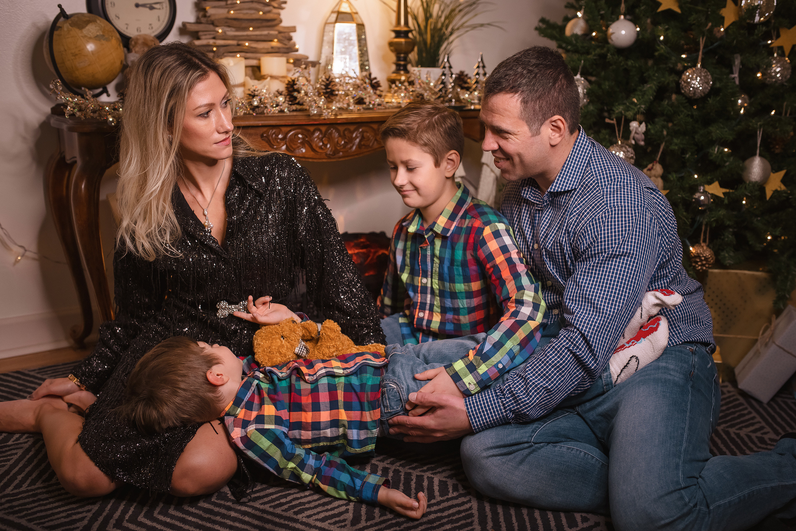 12.05.2020 Christmas Family Photoshoot 13. Wedding family event photographer in Chicago Nick Yushevich