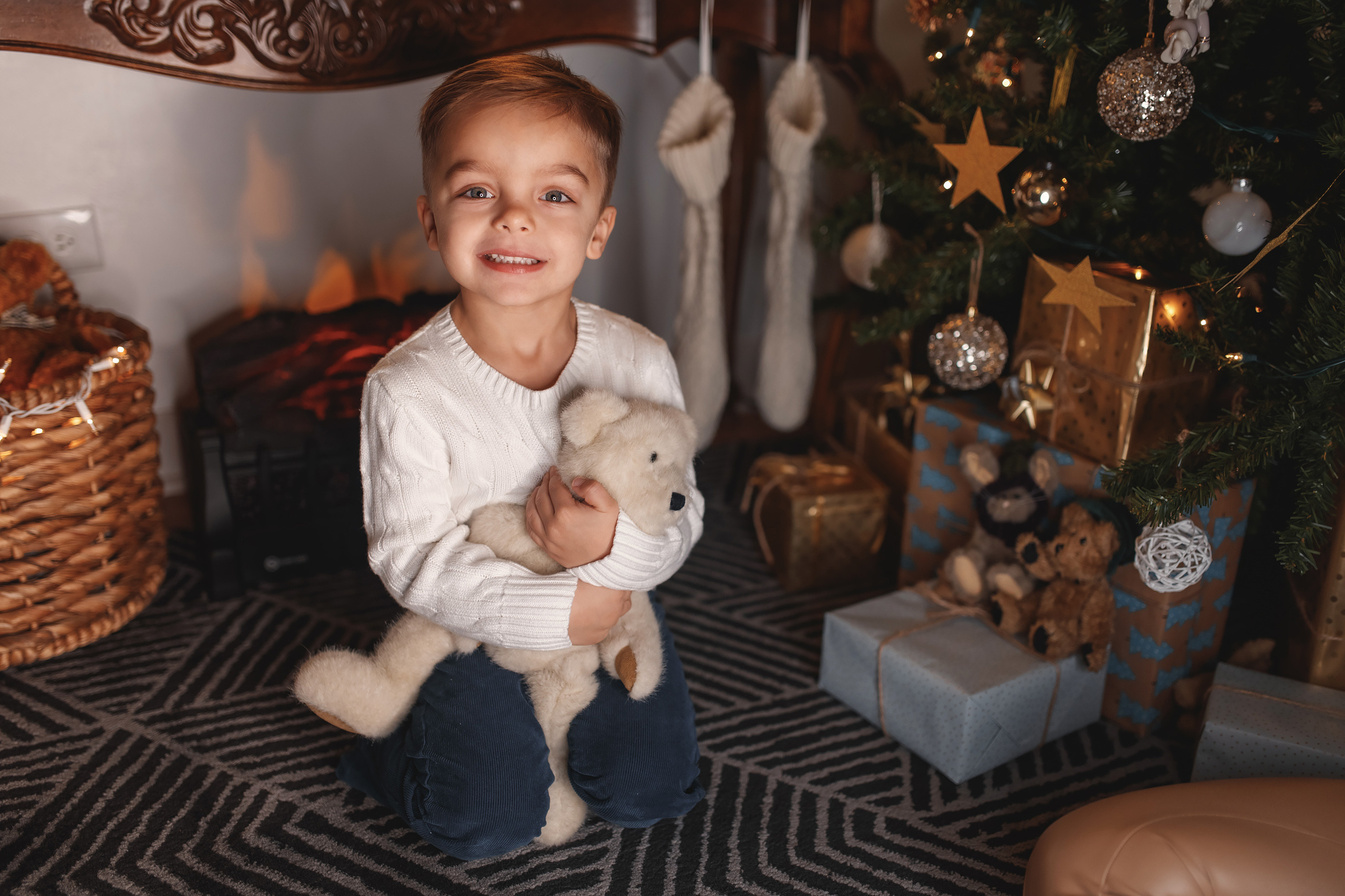 12.13.2020 Christmas Family Photoshoot 21. Wedding family event photographer in Chicago Nick Yushevich