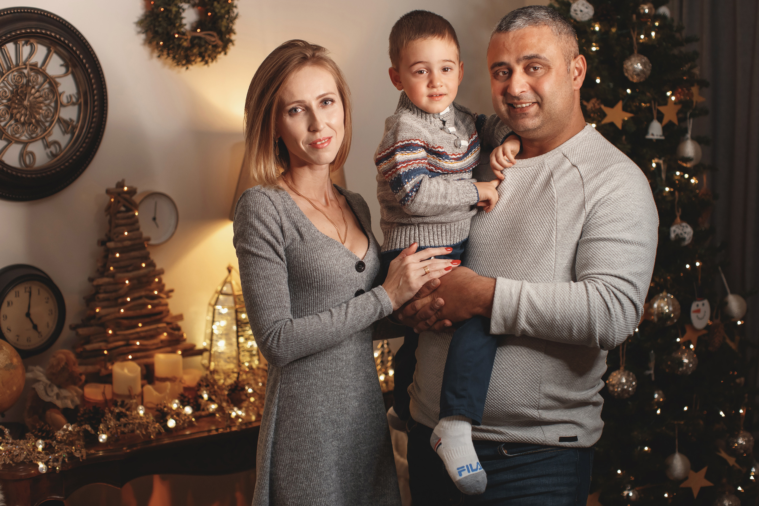 12.11.2020 Christmas Family Photoshoot 19. Wedding family event photographer in Chicago Nick Yushevich