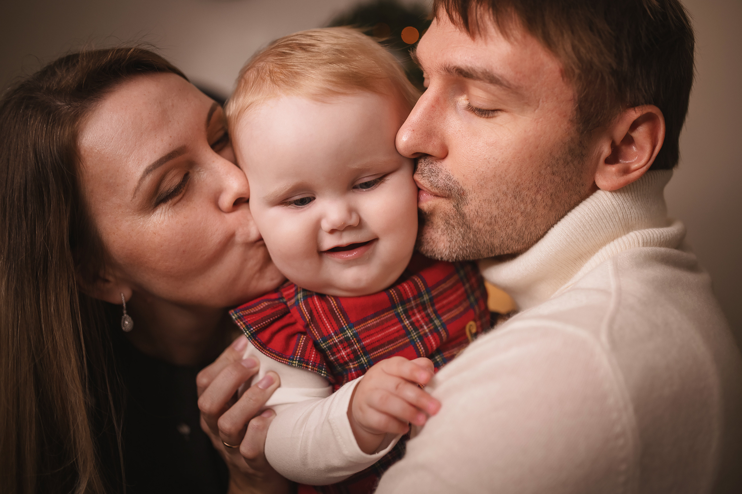 12.05.2020 Christmas Family Photoshoot 11. Wedding family event photographer in Chicago Nick Yushevich