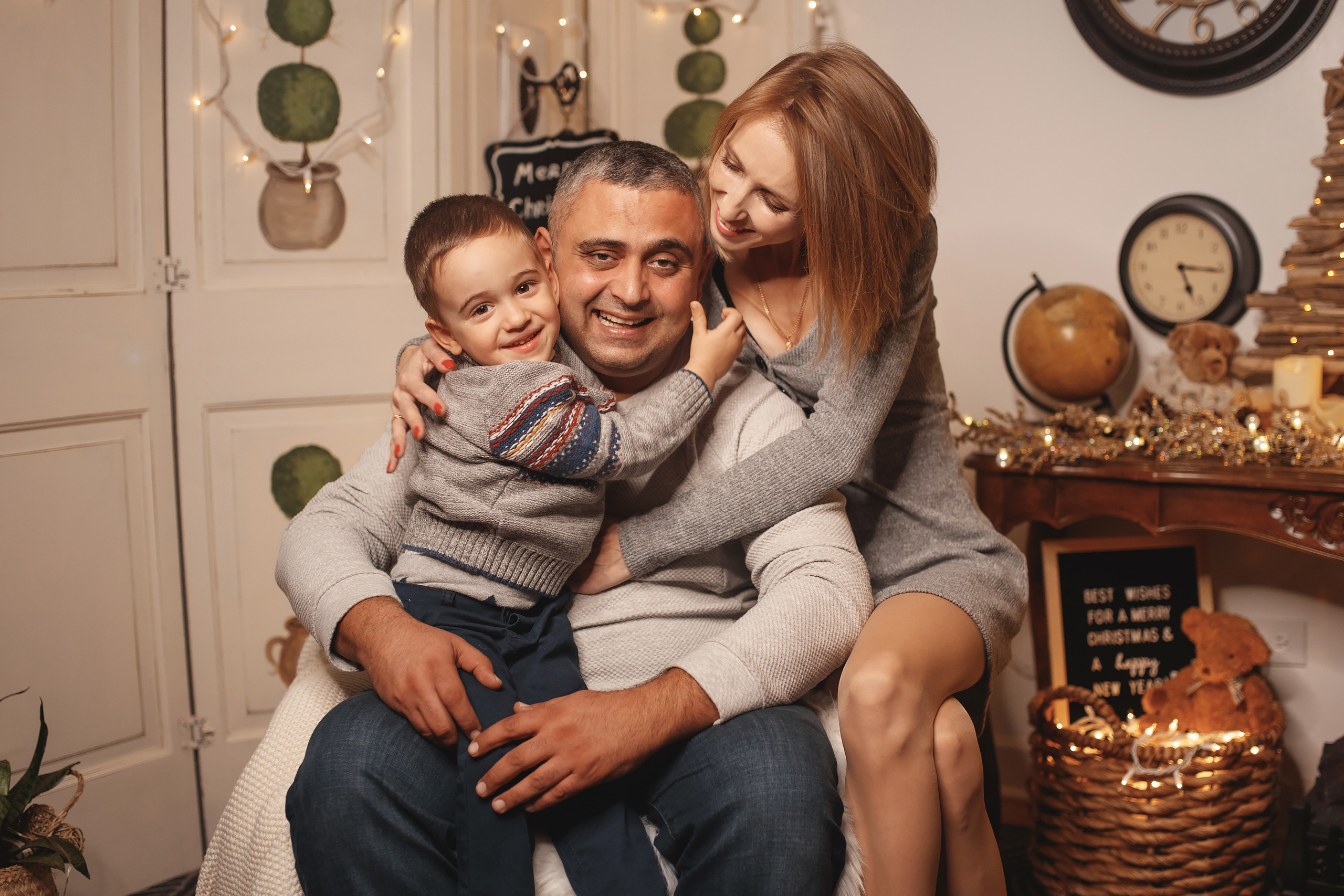 12.11.2020 Christmas Family Photoshoot 19. Wedding family event photographer in Chicago Nick Yushevich