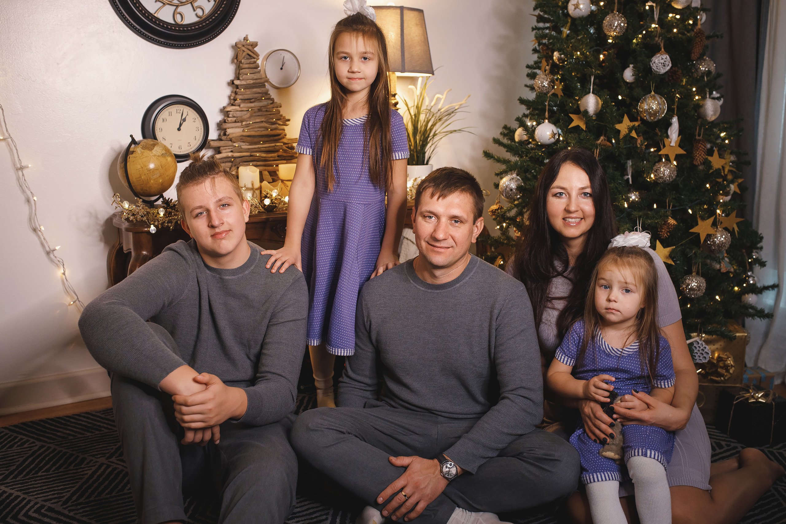 11.15.2020 Christmas Family Photoshoot 3. Wedding family event photographer in Chicago Nick Yushevich