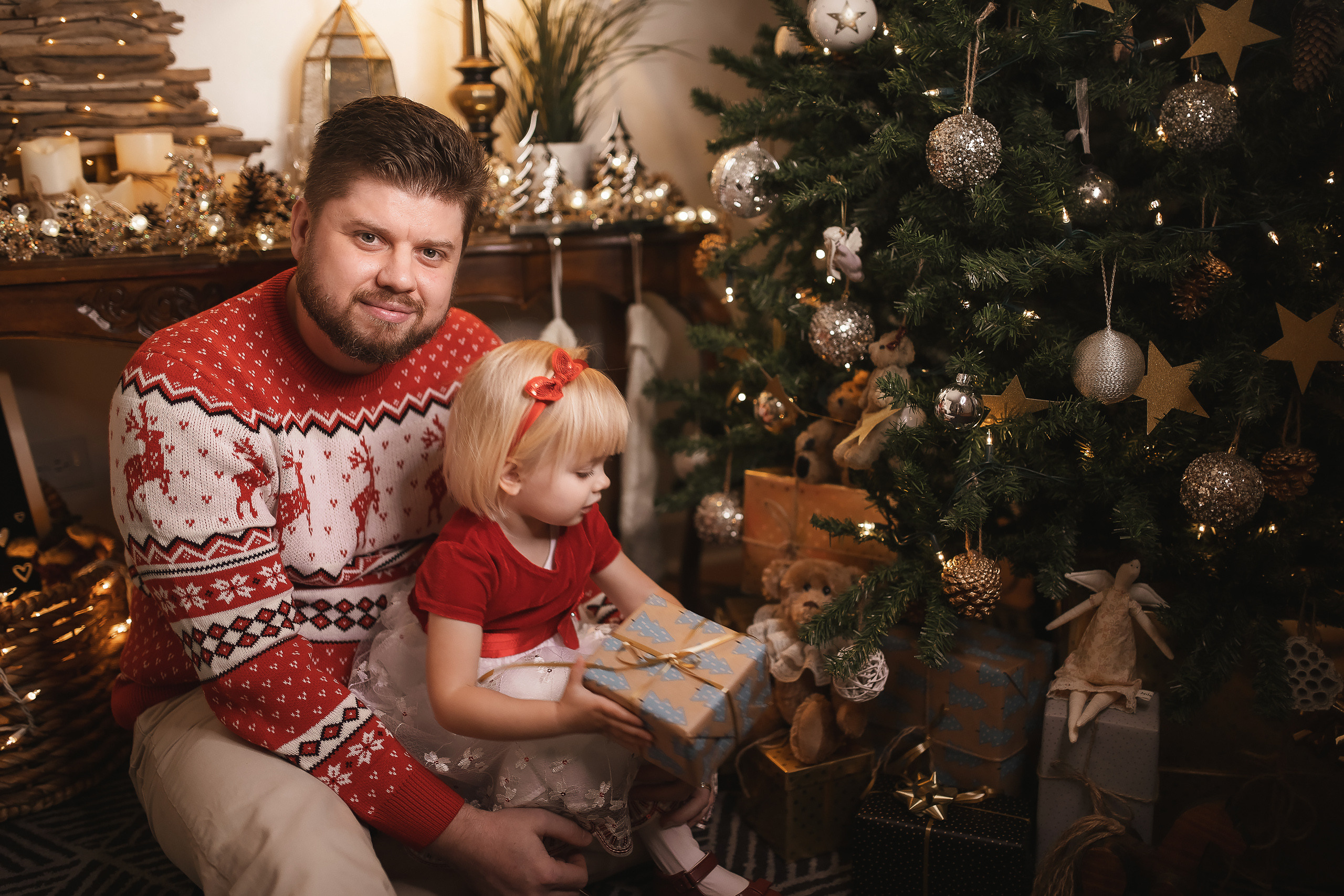 11.28.2020 Christmas Family Photoshoot 6. Wedding family event photographer in Chicago Nick Yushevich