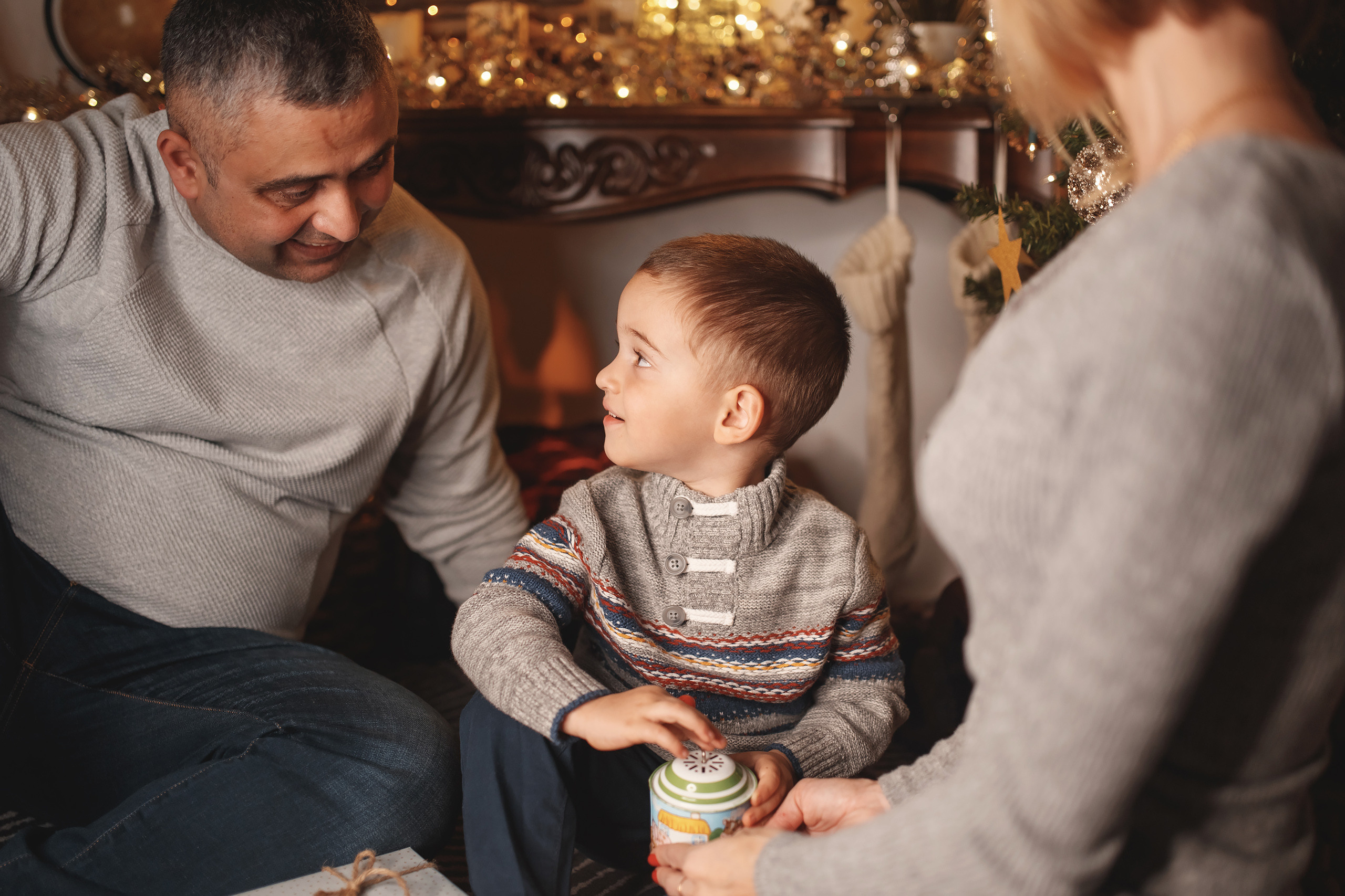 12.11.2020 Christmas Family Photoshoot 19. Wedding family event photographer in Chicago Nick Yushevich