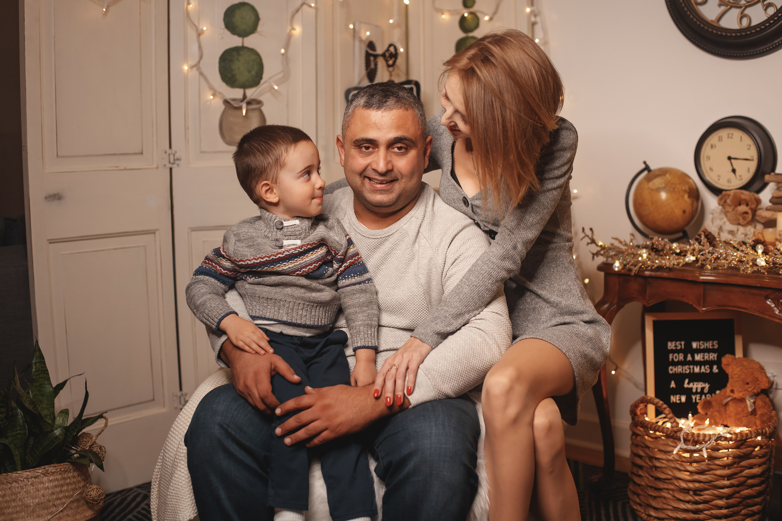 12.11.2020 Christmas Family Photoshoot 19. Wedding family event photographer in Chicago Nick Yushevich