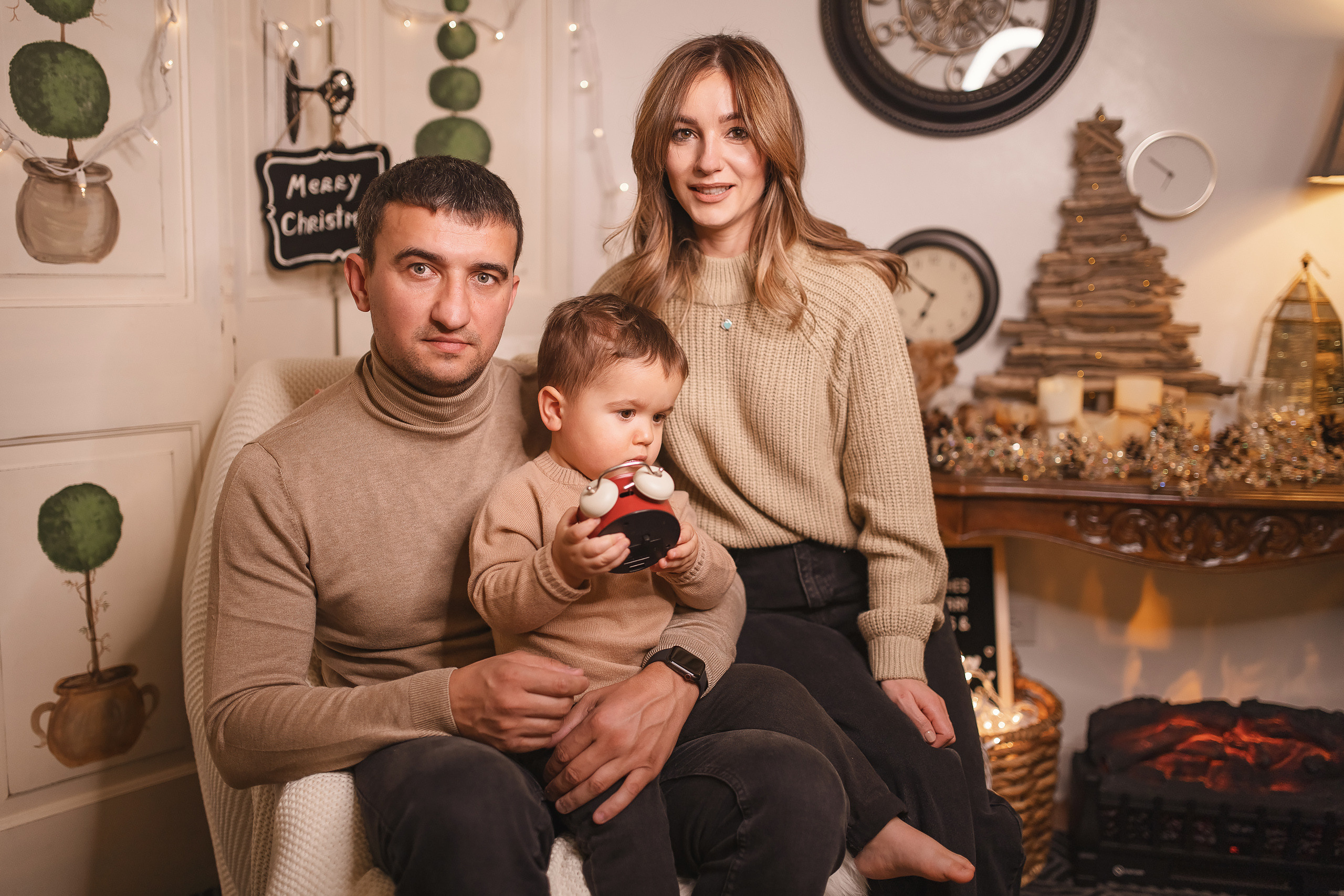 12.05.2020 Christmas Family Photoshoot 15. Wedding family event photographer in Chicago Nick Yushevich