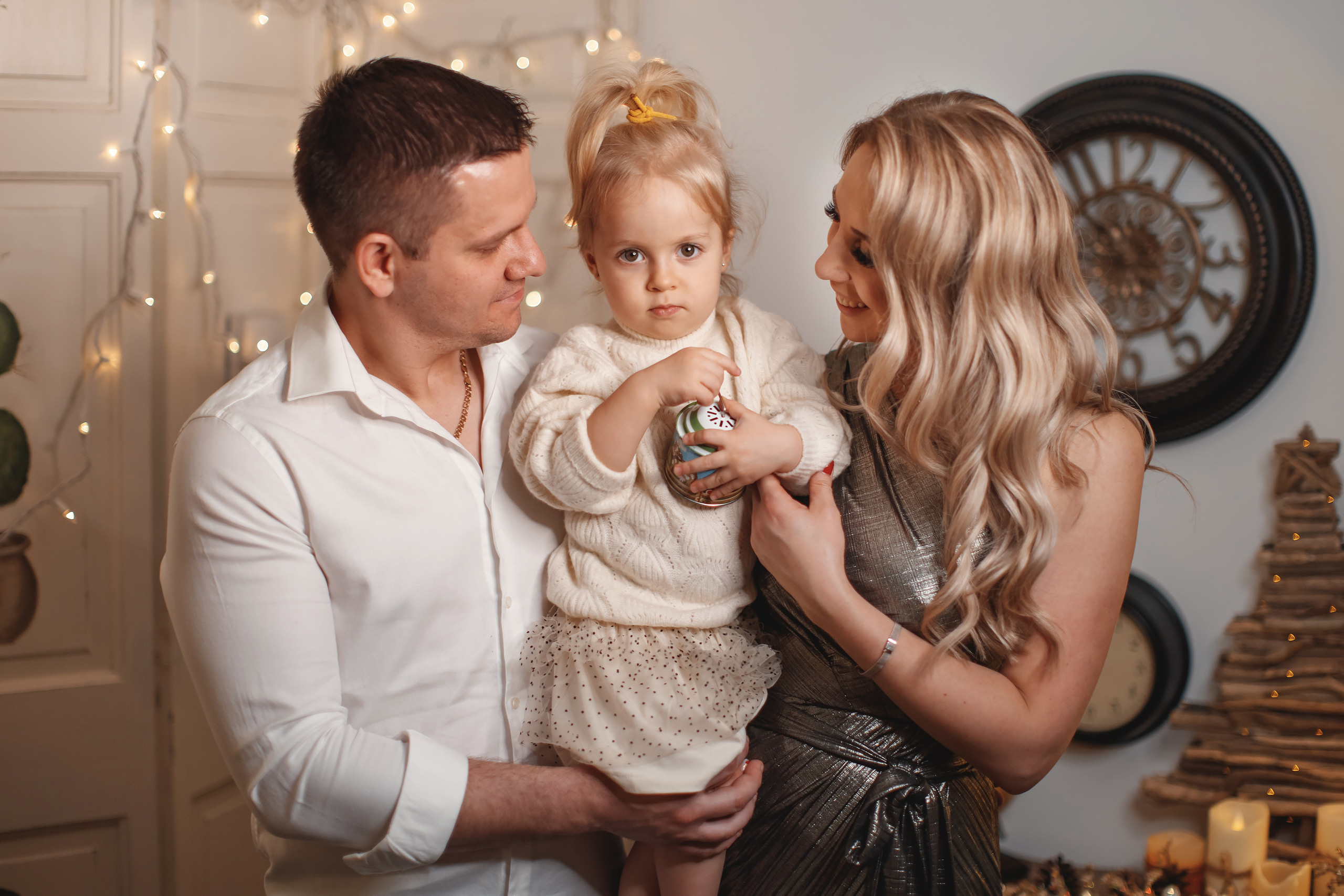 12132020 Christmas Family Photoshoot 20. Wedding family event photographer in Chicago Nick Yushevich