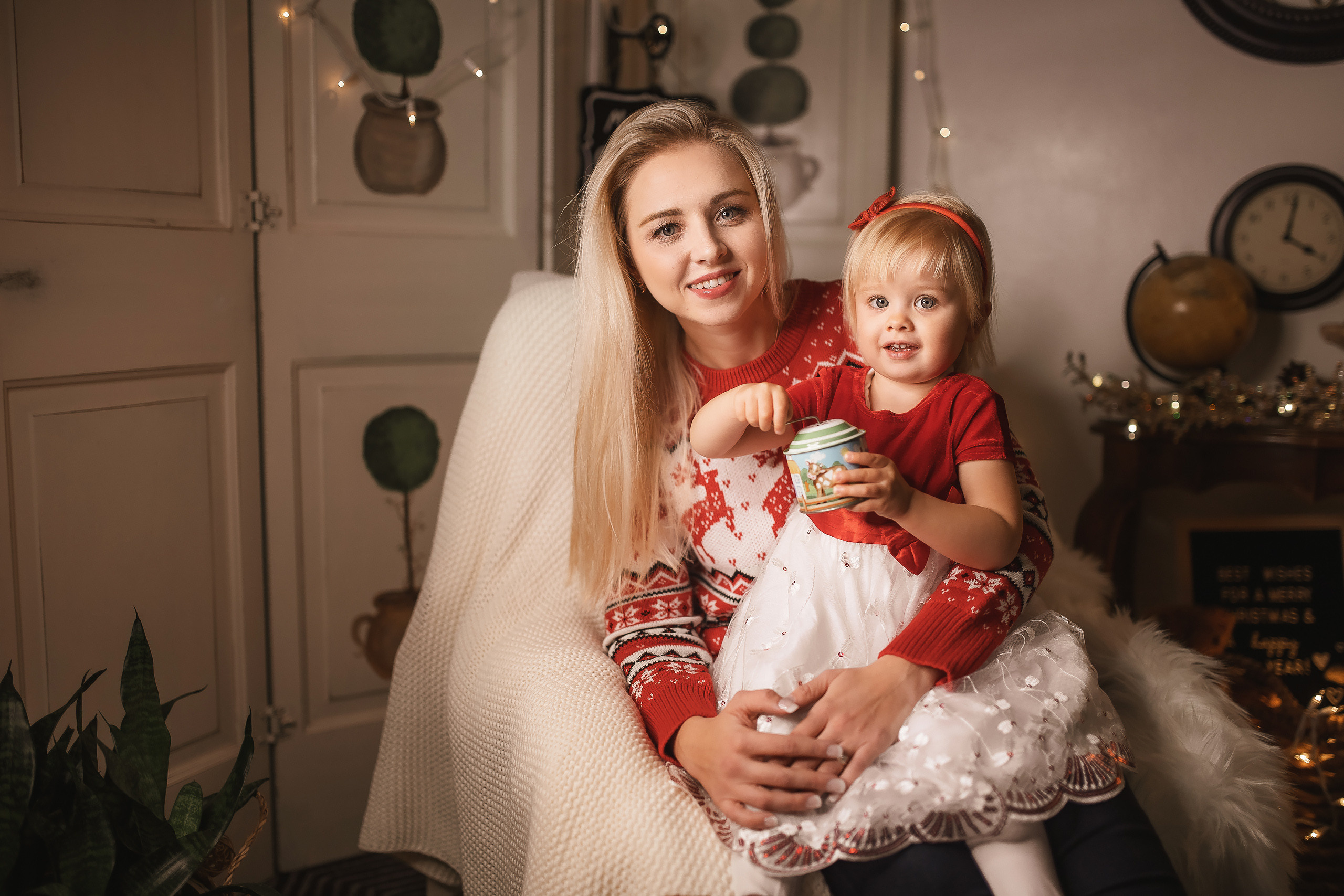 11.28.2020 Christmas Family Photoshoot 6. Wedding family event photographer in Chicago Nick Yushevich