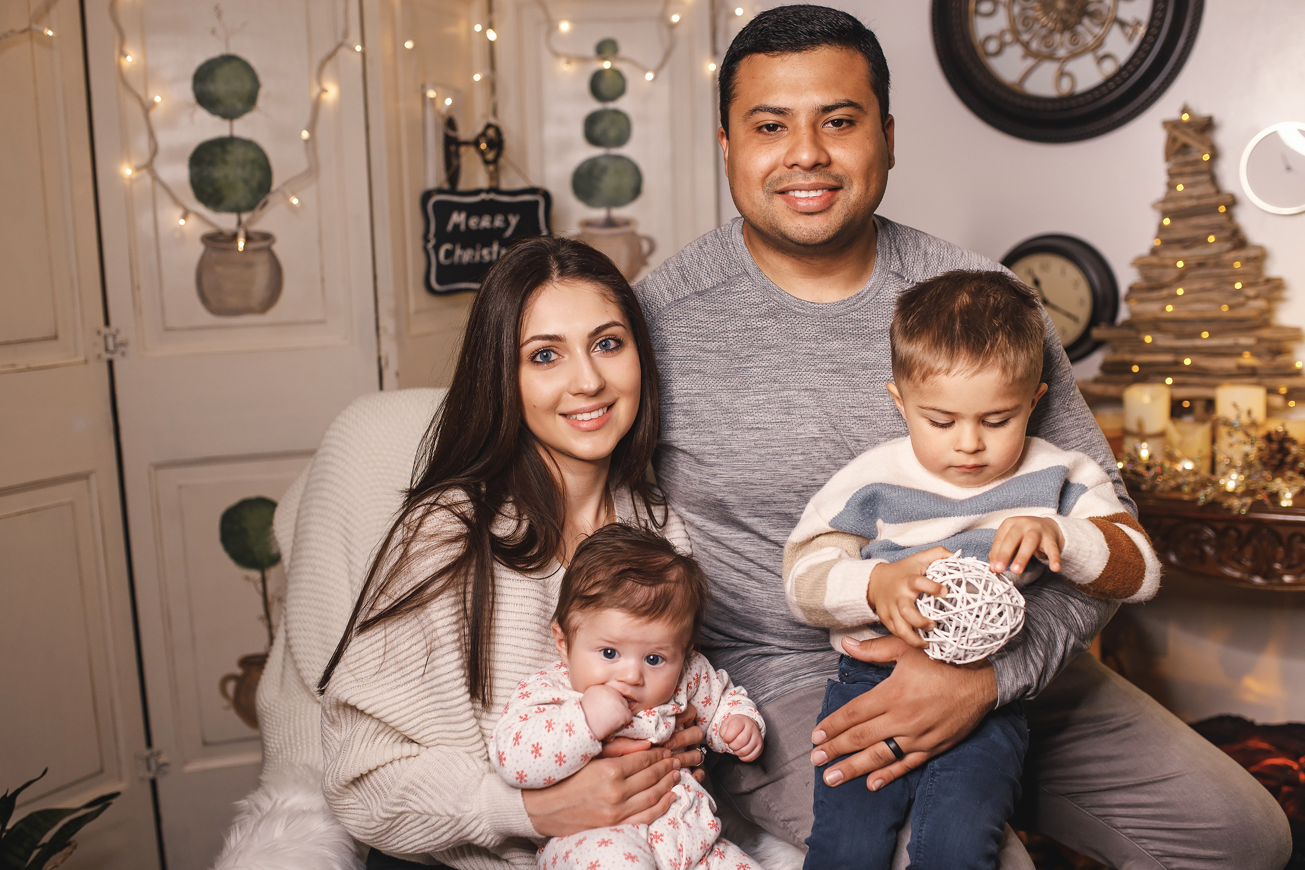 11.15.2020 Christmas Family Photoshoot 2. Wedding family event photographer in Chicago Nick Yushevich