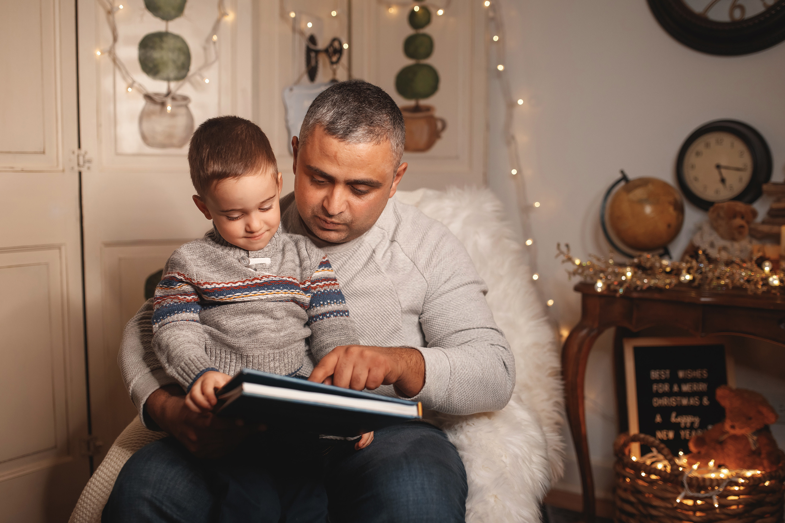 12.11.2020 Christmas Family Photoshoot 19. Wedding family event photographer in Chicago Nick Yushevich