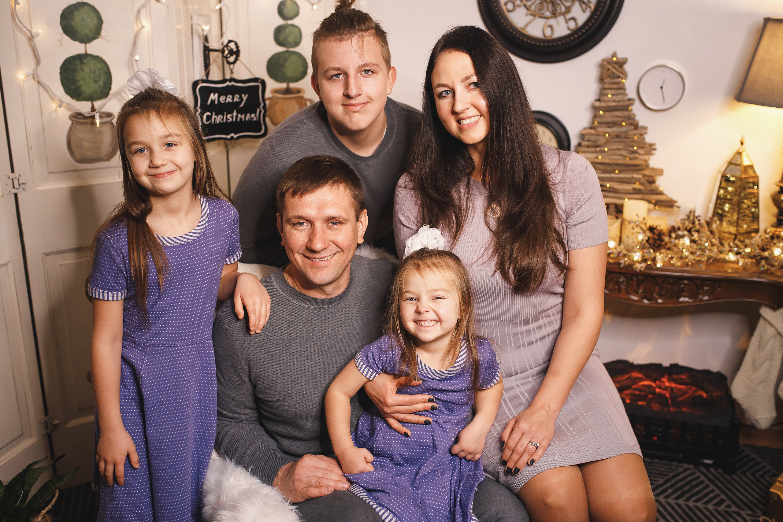 11.15.2020 Christmas Family Photoshoot 3. Wedding family event photographer in Chicago Nick Yushevich