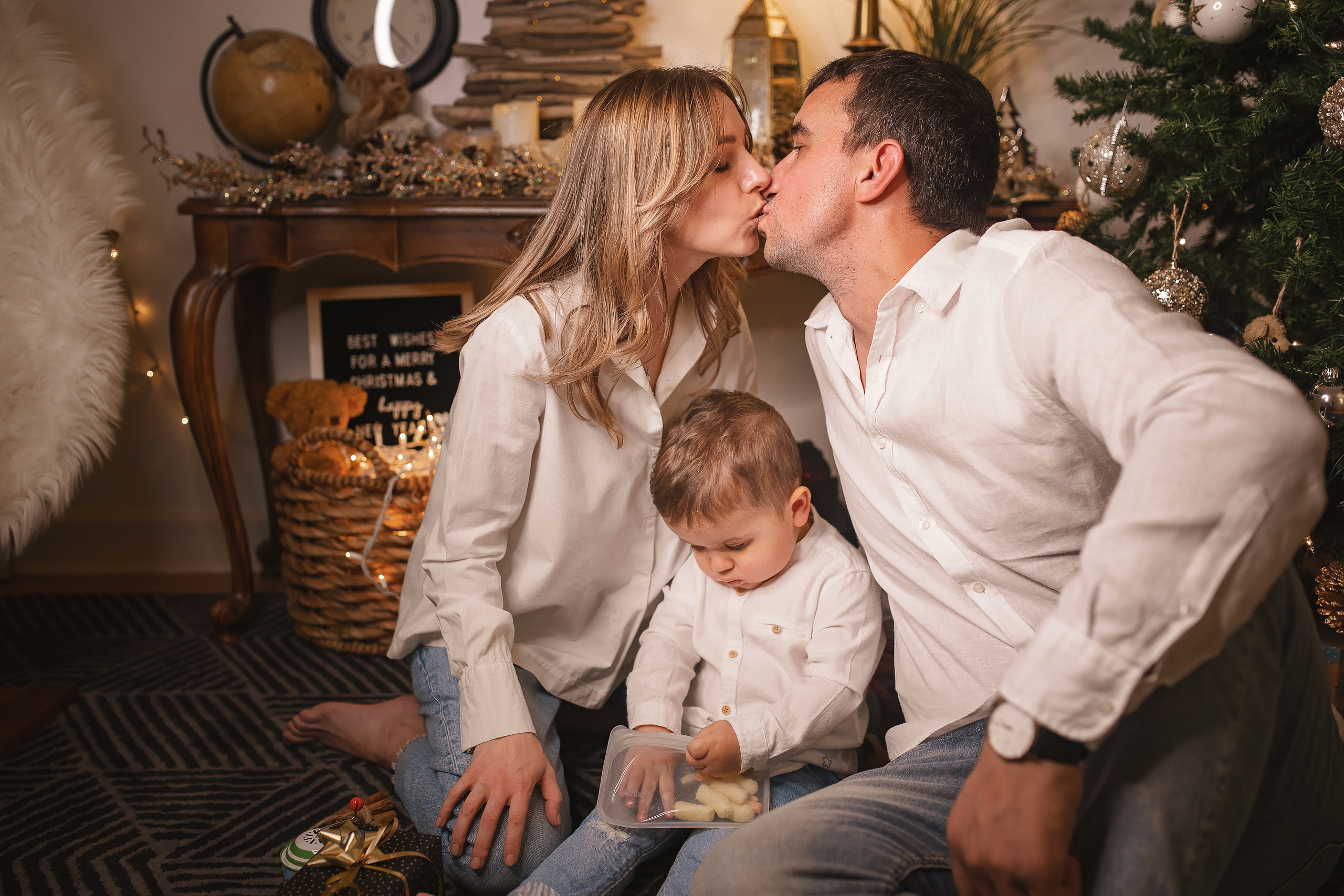 12.05.2020 Christmas Family Photoshoot 15. Wedding family event photographer in Chicago Nick Yushevich