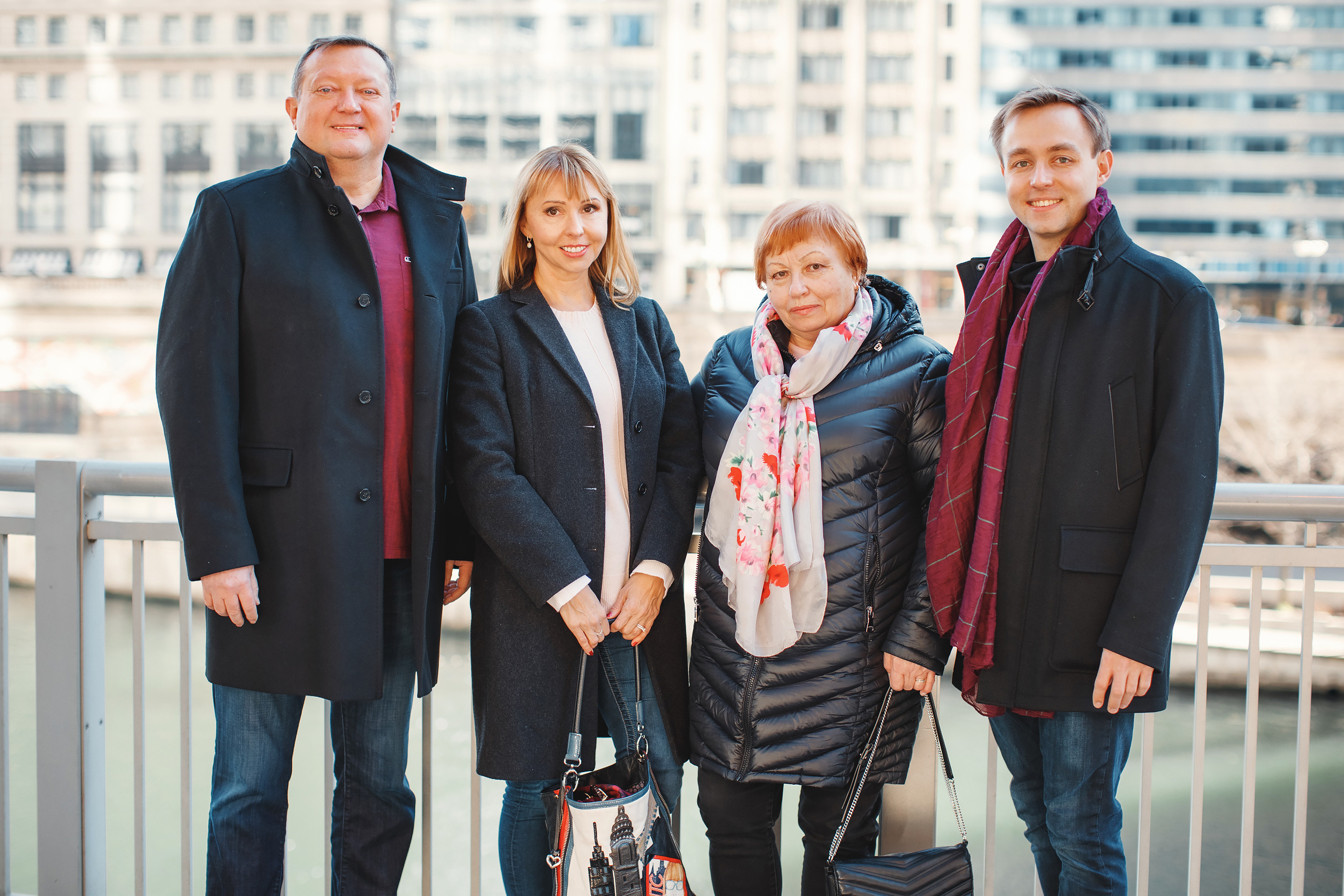 11.28.2020 Family Photoshoot. Wedding family event photographer in Chicago Nick Yushevich