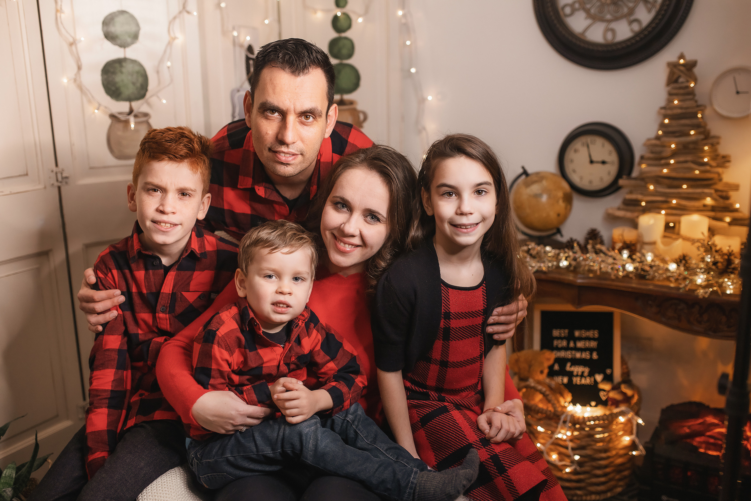 11.28.2020 Christmas Family Photoshoot 5. Wedding family event photographer in Chicago Nick Yushevich