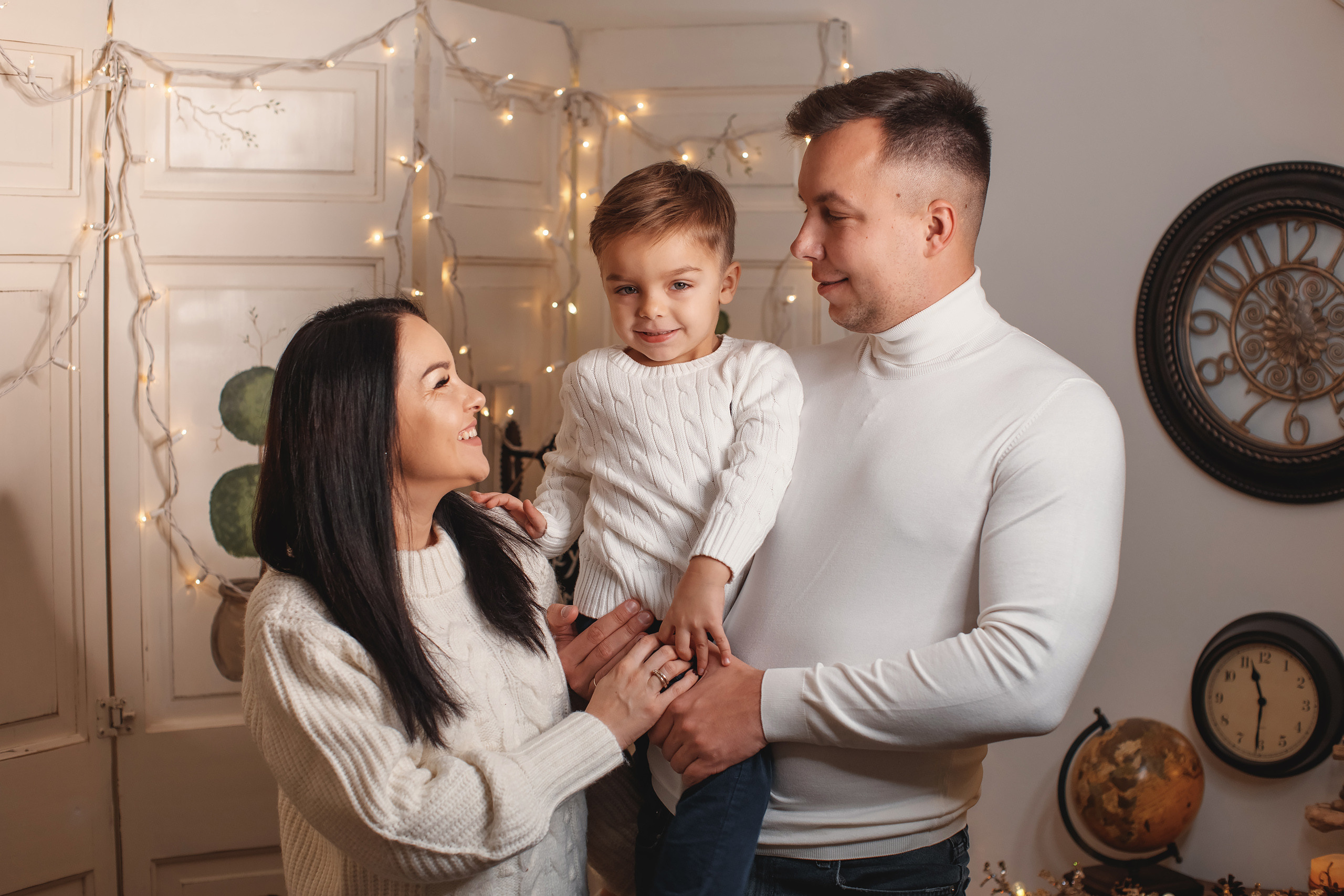 12.13.2020 Christmas Family Photoshoot 21. Wedding family event photographer in Chicago Nick Yushevich